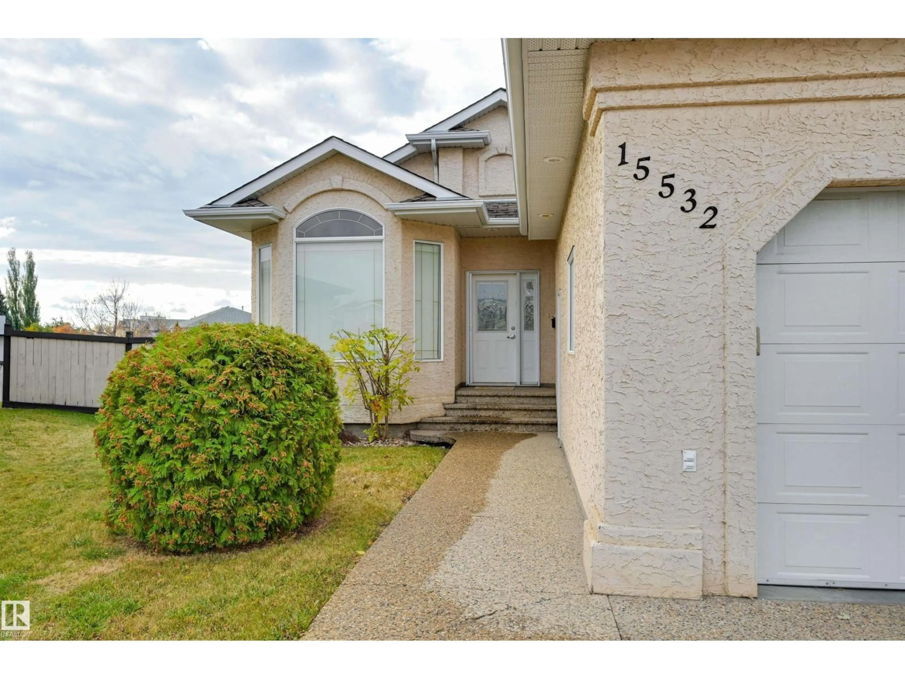 Home with vinyl exterior material, unknown for NW - 15532 103 ST, Edmonton Alberta T5X6B3