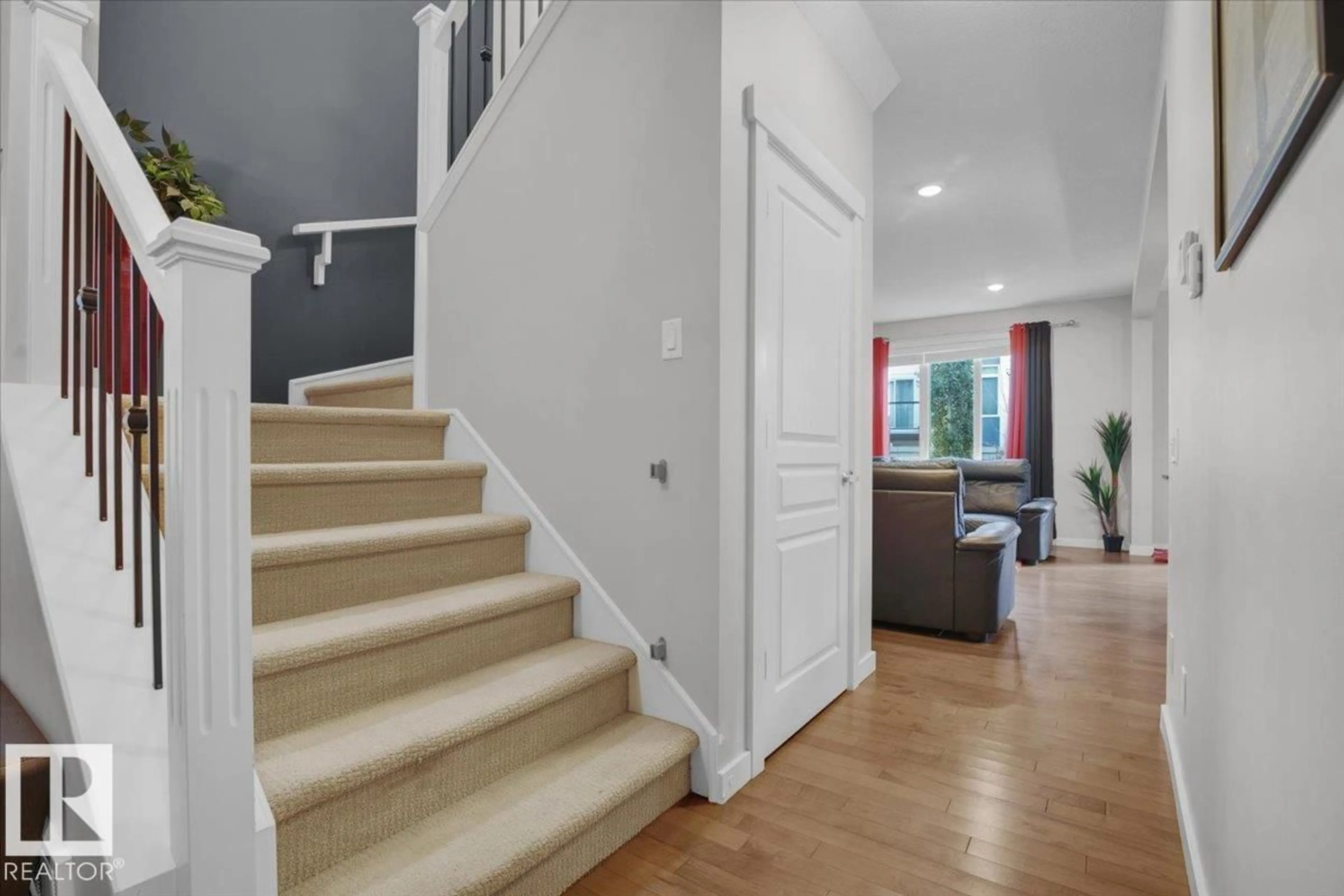 Unknown for SW - 1035 158 ST, Edmonton Alberta T6W2H2