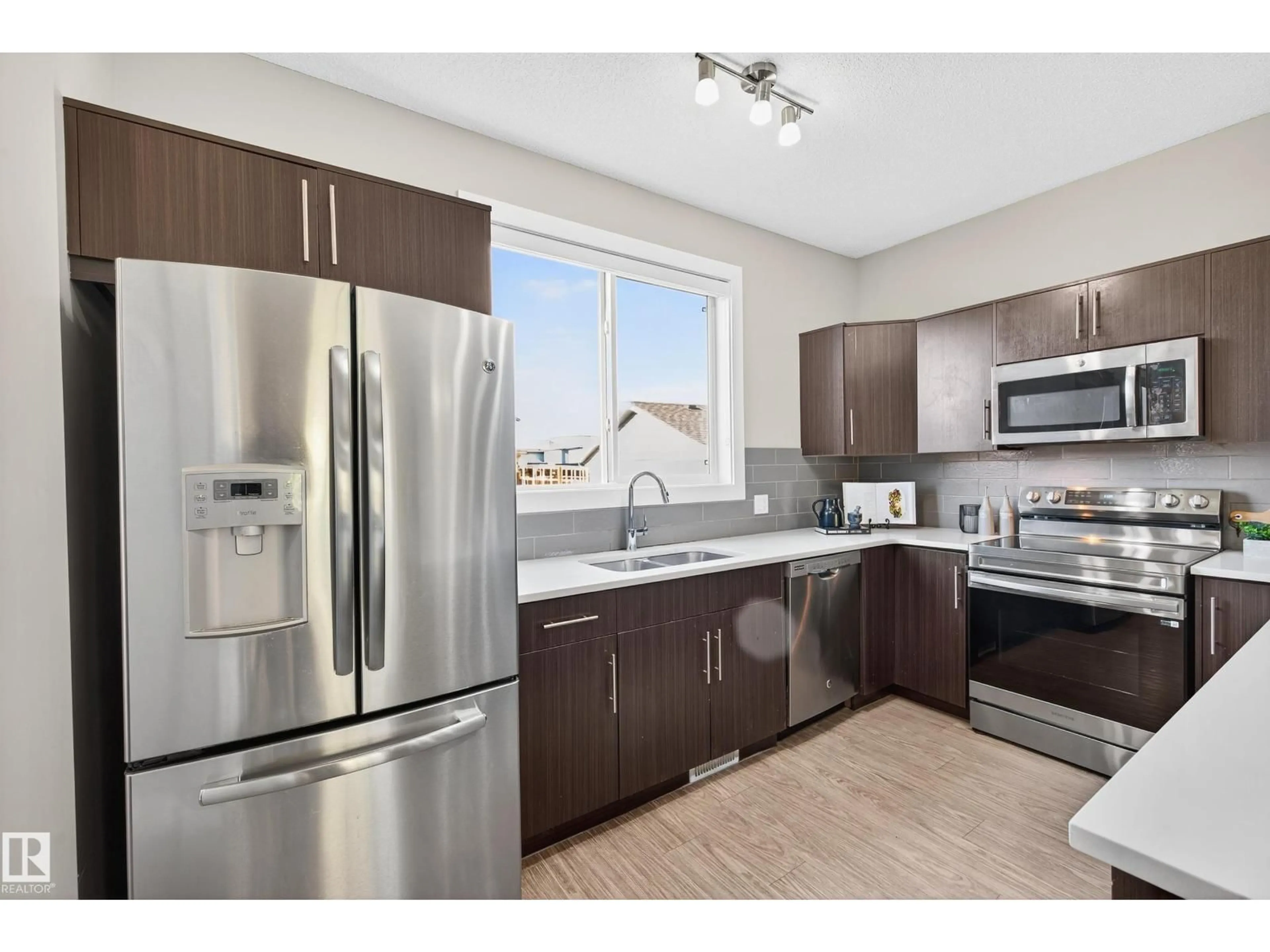 Unknown for 2126 24 ST, Edmonton Alberta T6T0Y4