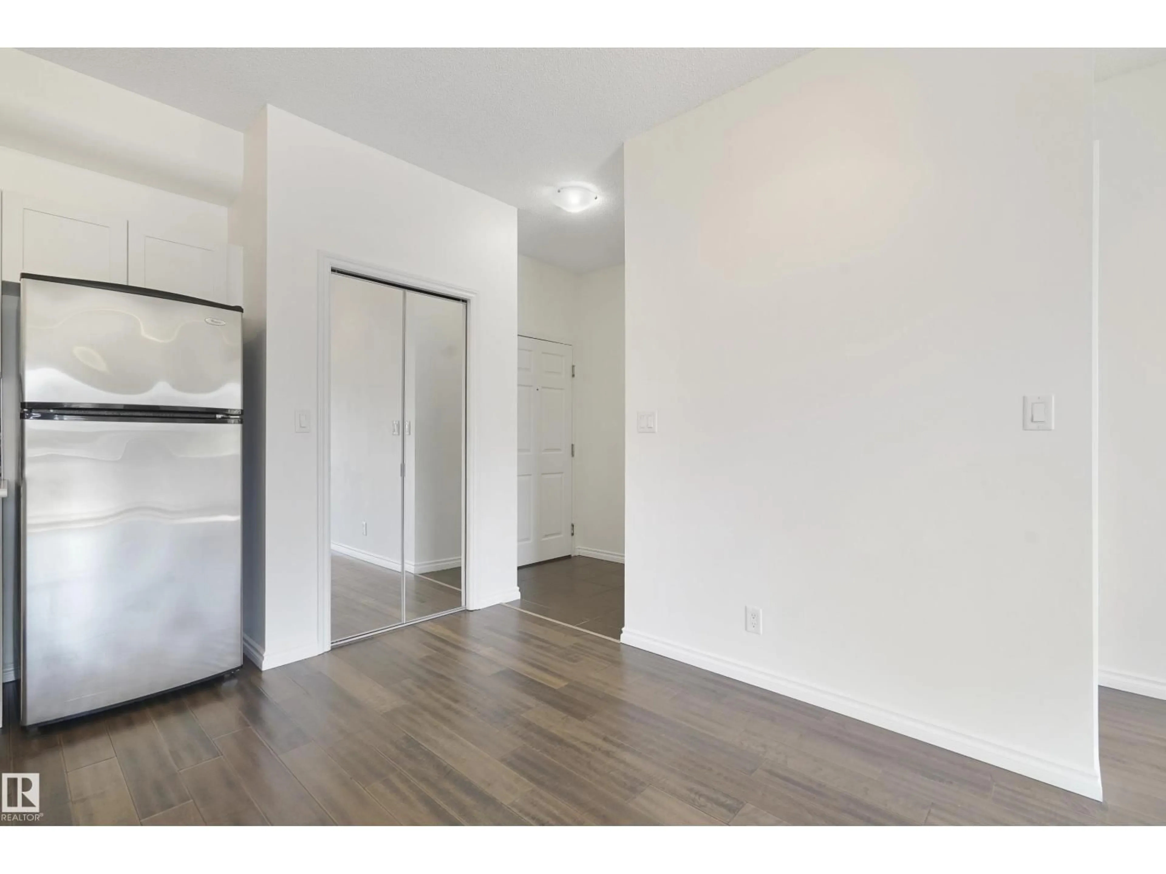 A pic of a room for #414 - 10235 112 ST, Edmonton Alberta T5K1M7