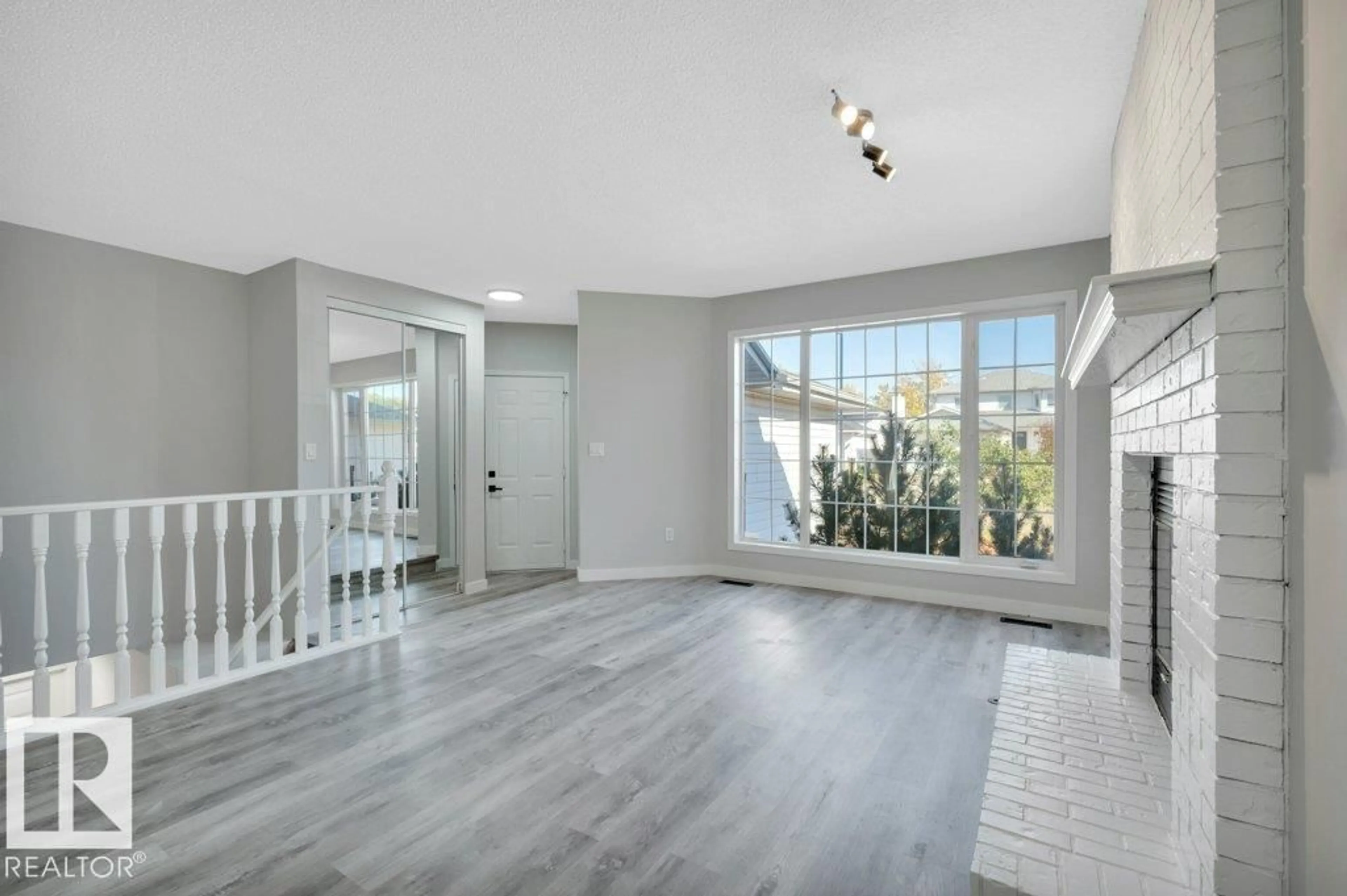 Indoor entryway for 840 113A ST, Edmonton Alberta T6J6W4