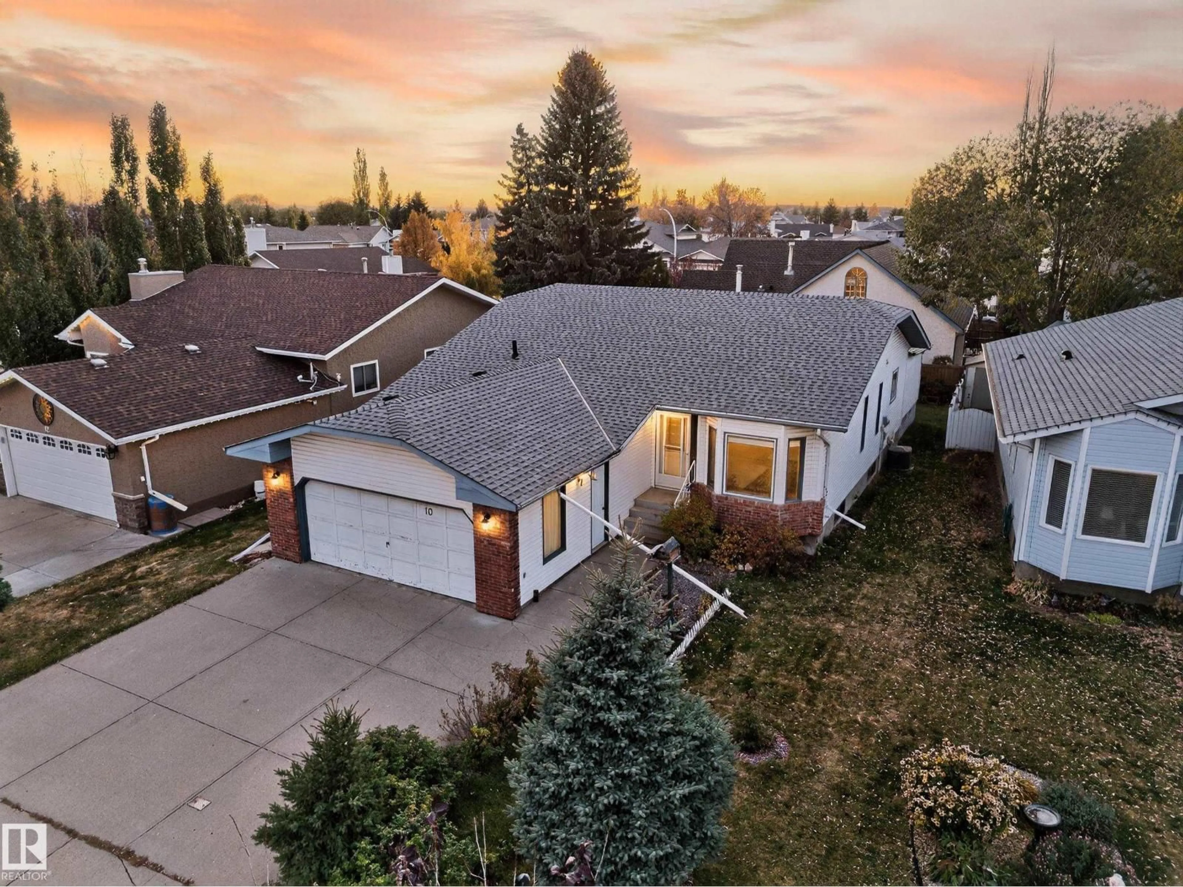 A pic from outside/outdoor area/front of a property/back of a property/a pic from drone, street for 10 ALTON DR, Leduc Alberta T9E6H2
