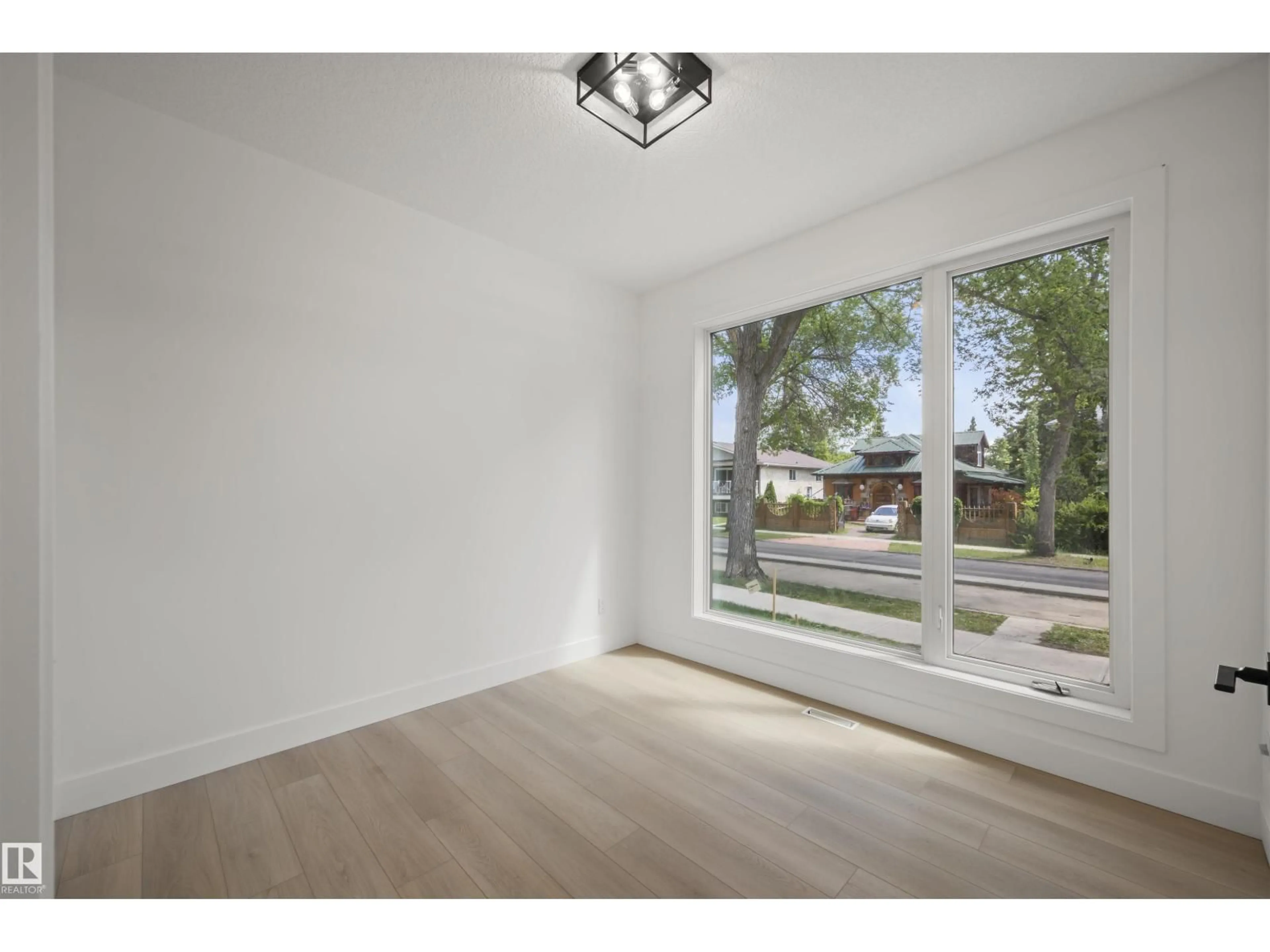 A pic of a room for NW - 11232 127 ST, Edmonton Alberta T5M0T6