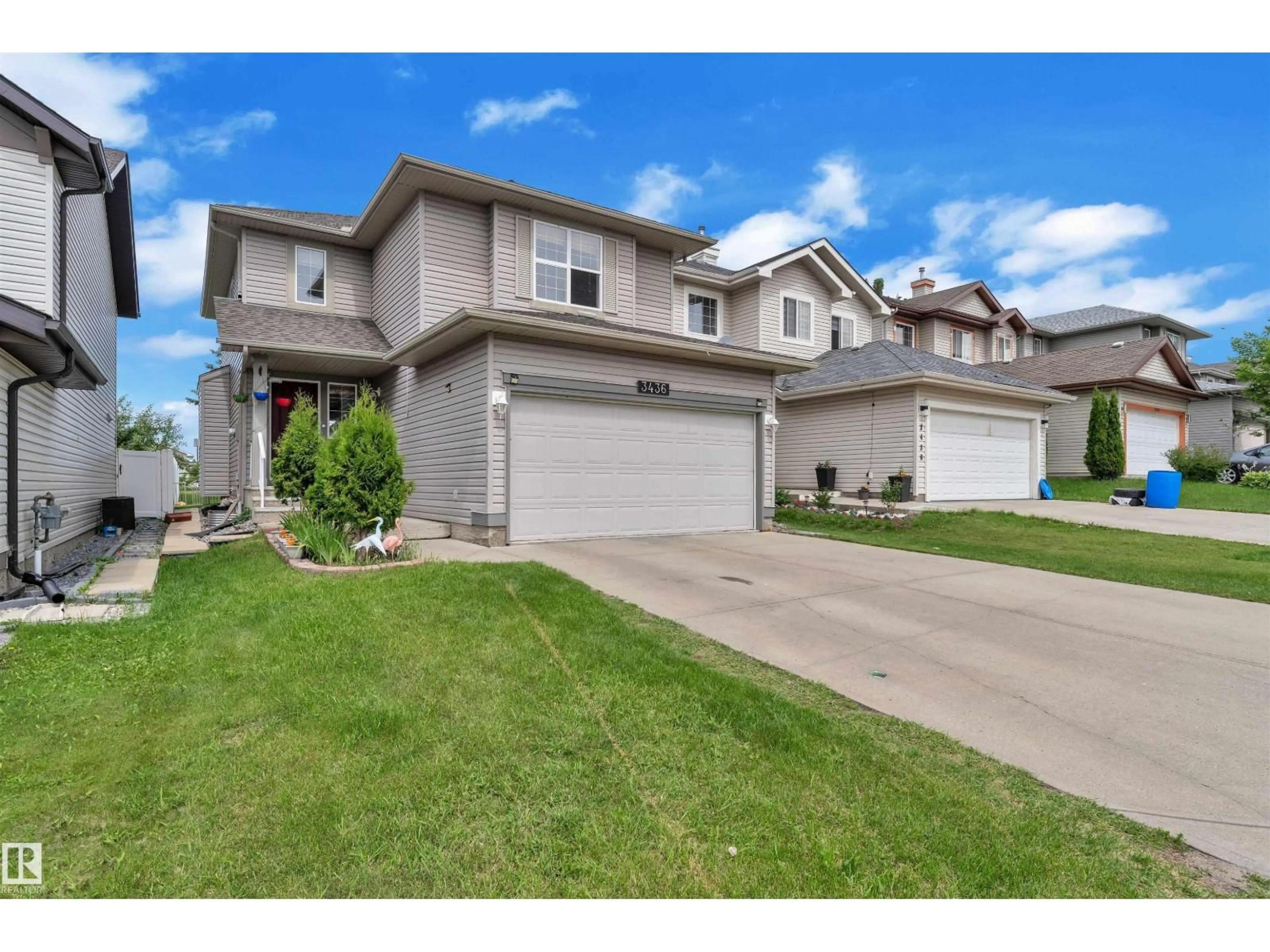 A pic from outside/outdoor area/front of a property/back of a property/a pic from drone, street for 3436 28 ST, Edmonton Alberta T6T1T8