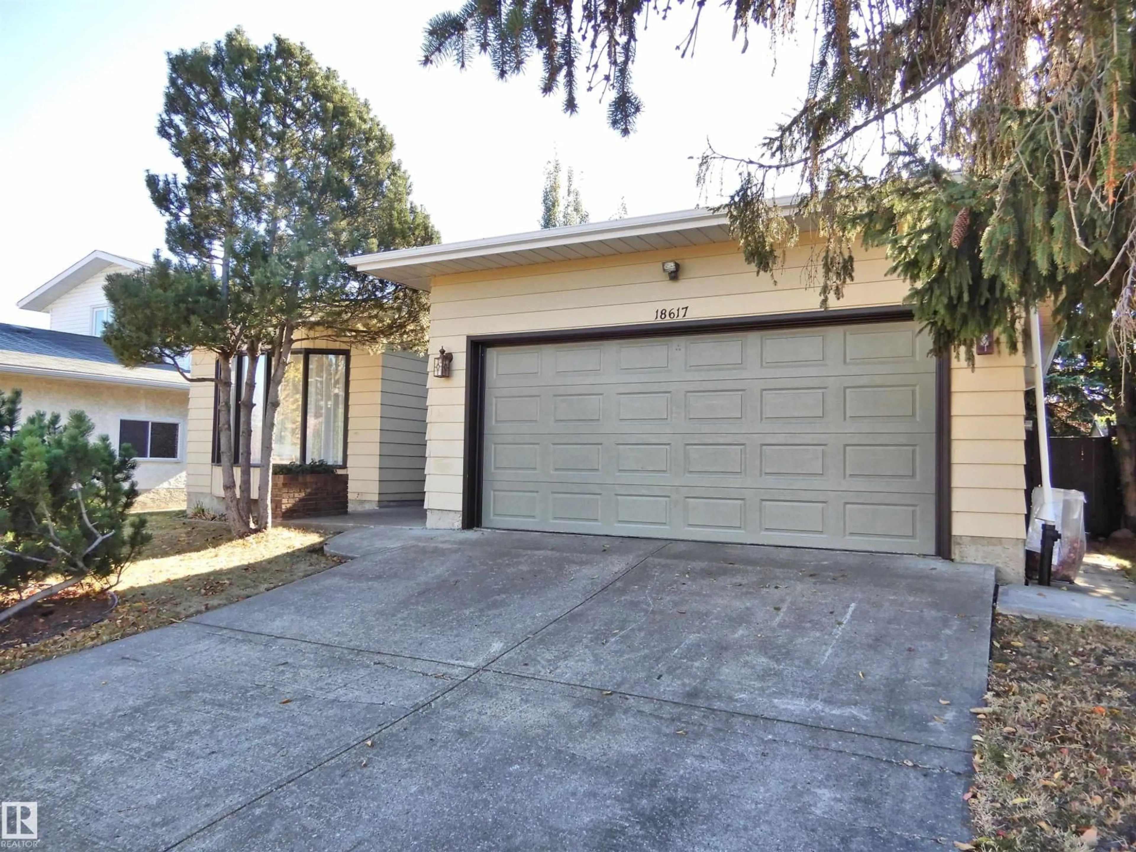 Indoor garage for NW - 18617 62B AV, Edmonton Alberta T5T2S8