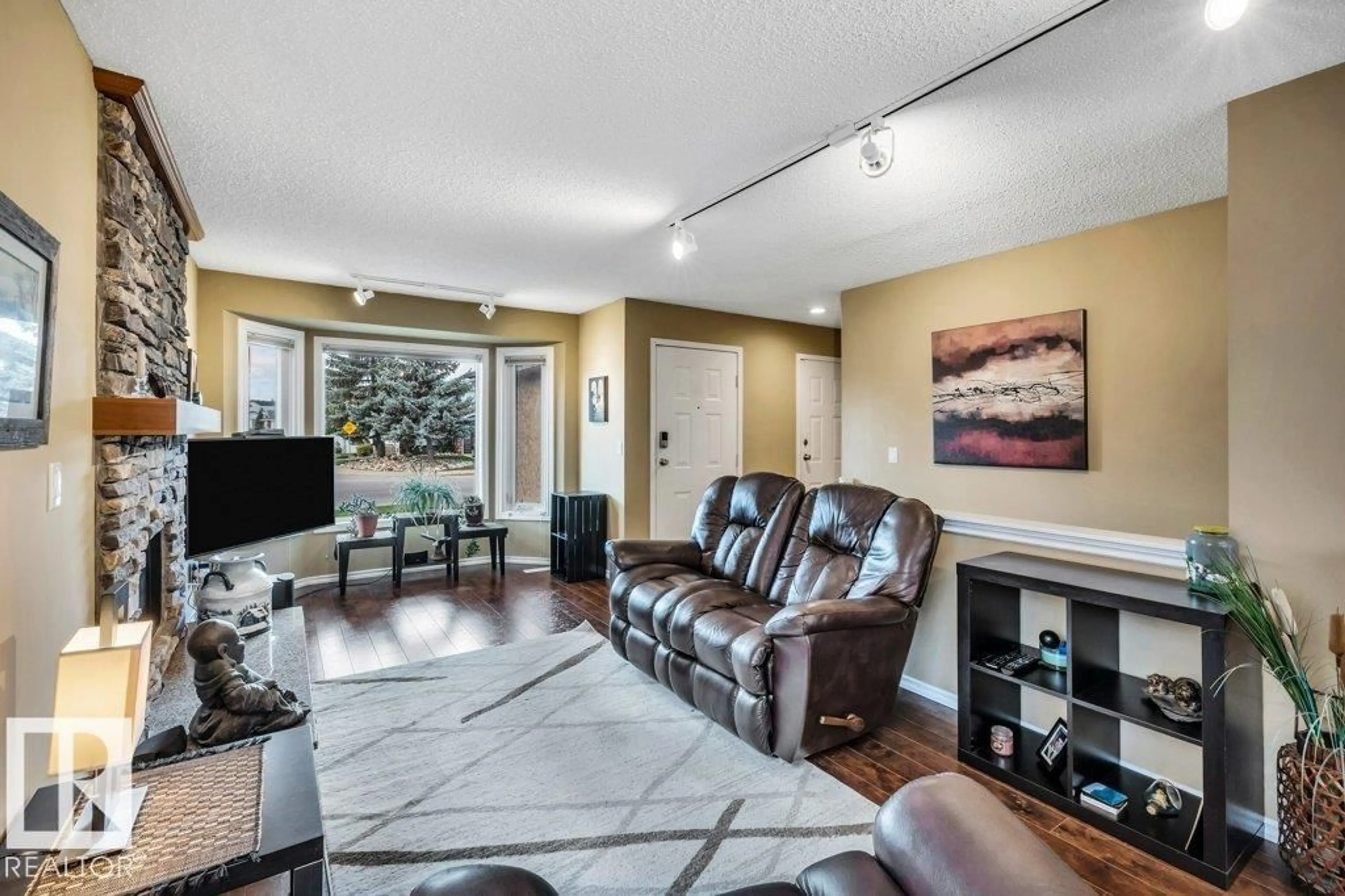 Living room with furniture, unknown for NW - 15419 78 ST, Edmonton Alberta T5Z2S8