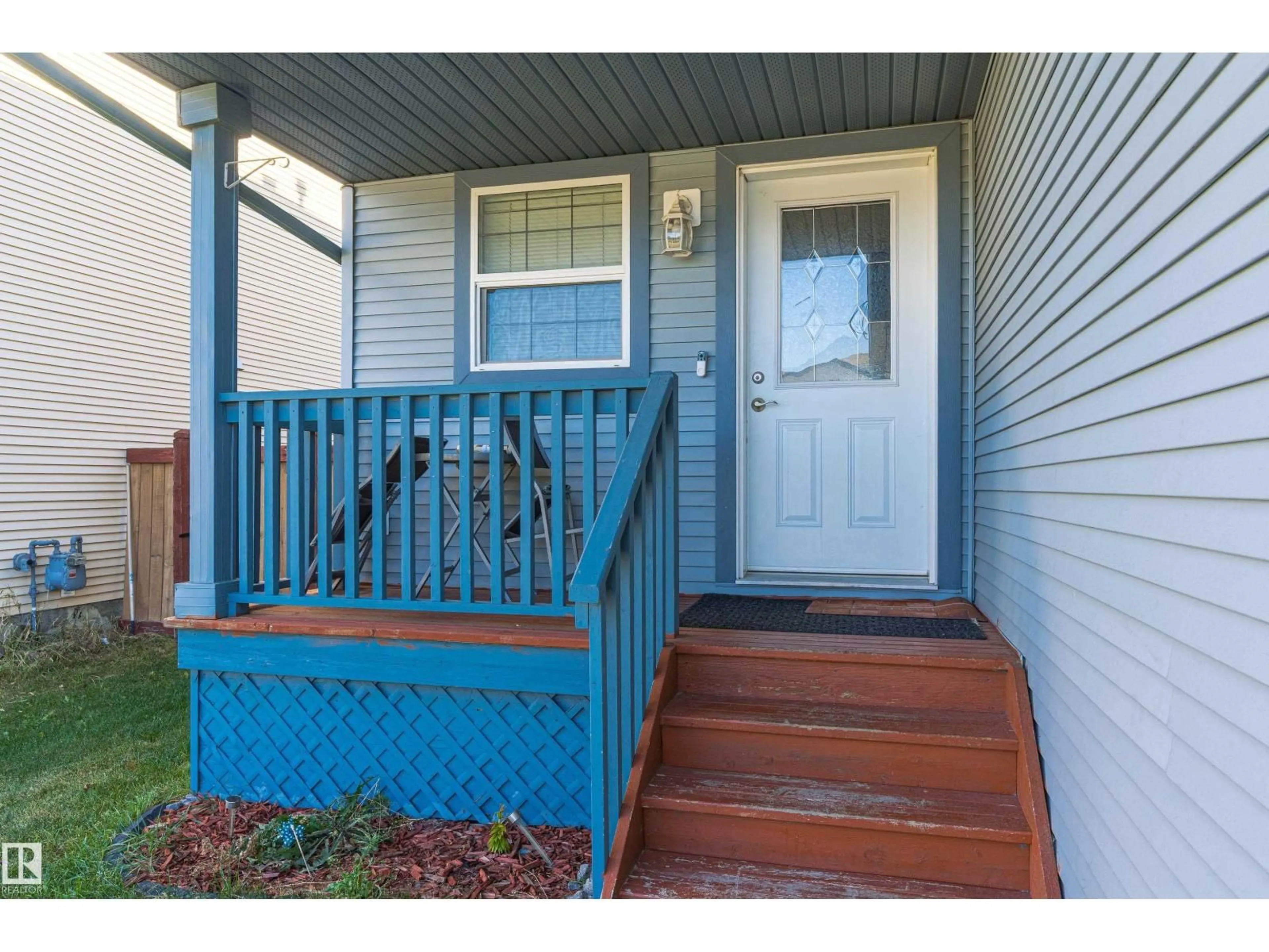 Indoor entryway for 115 RUE MAGNAN, Beaumont Alberta T4X0B6