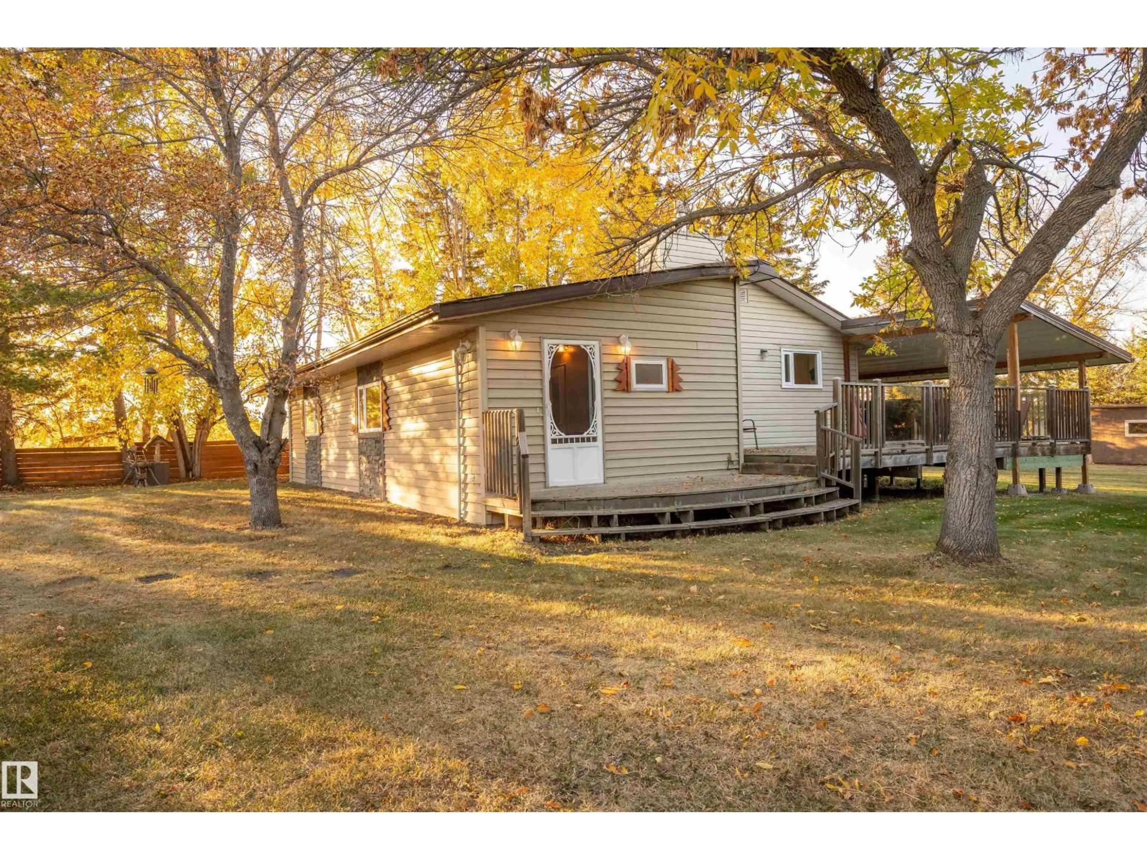 Unknown for 62 BUSKMOSE DR, Rural Wetaskiwin County Alberta T0C2V0