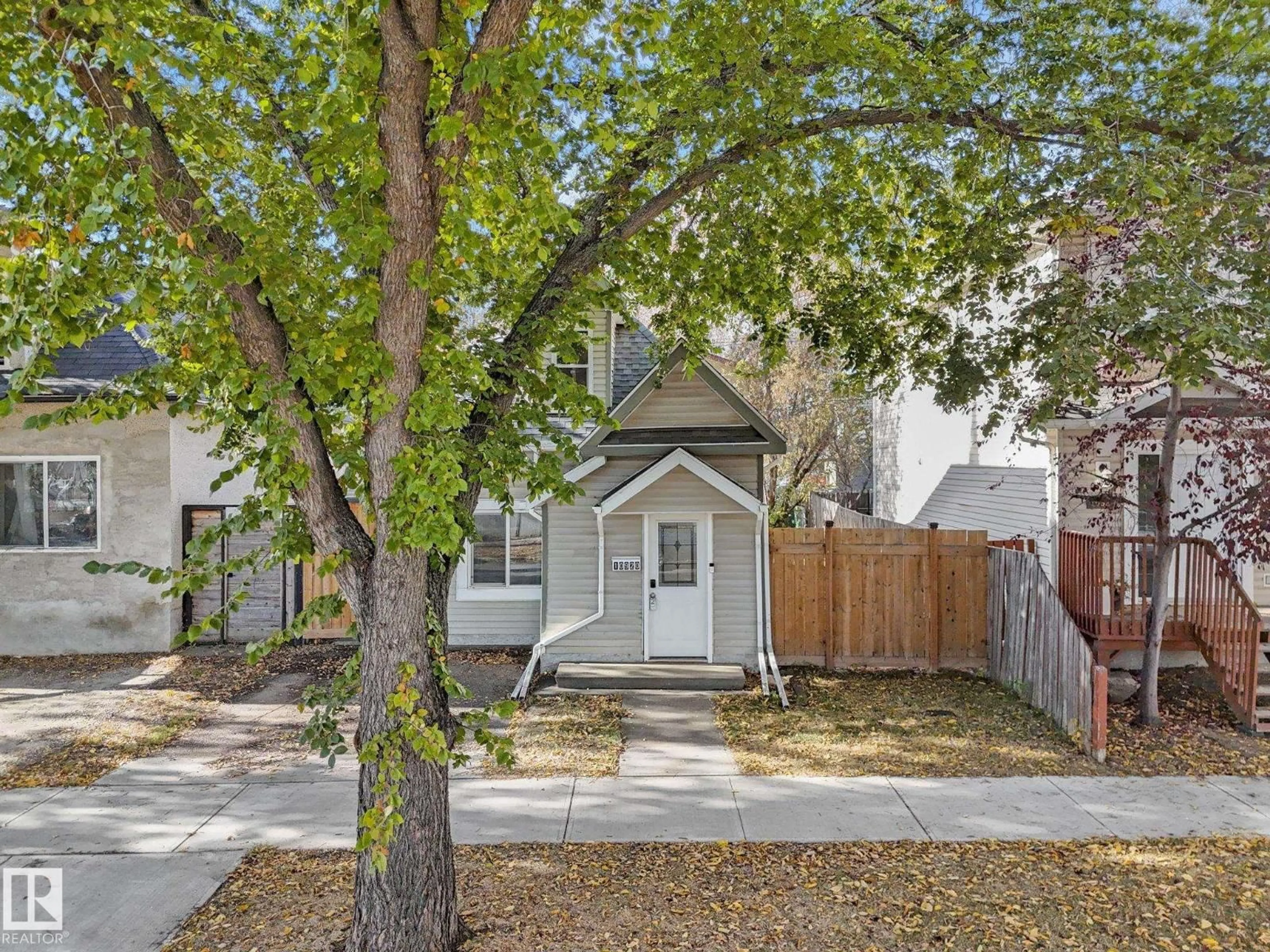 Unknown for NW - 10920 92 ST, Edmonton Alberta T5H1W1