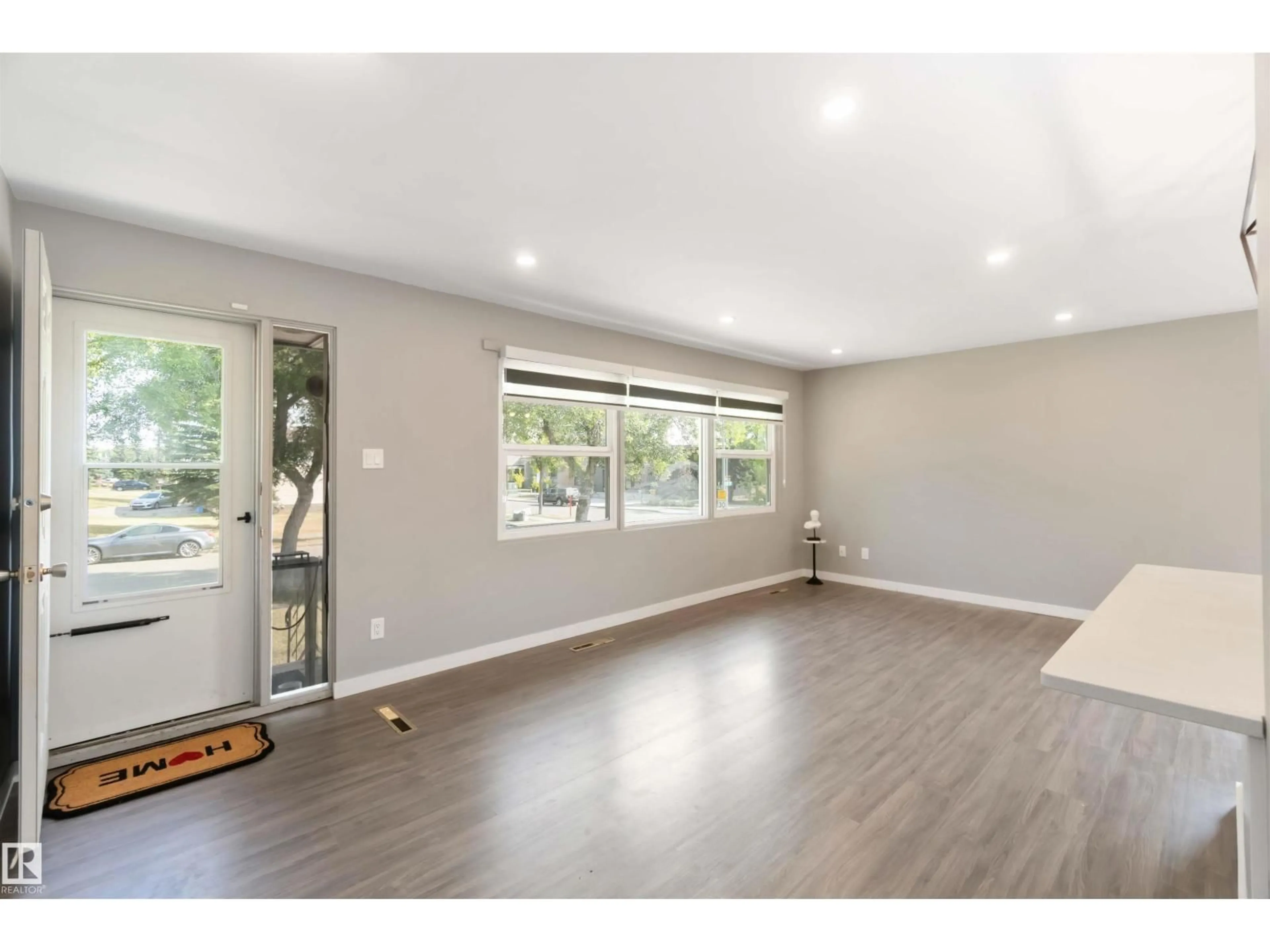 A pic of a room for 12268 131 ST, Edmonton Alberta T5L1M9