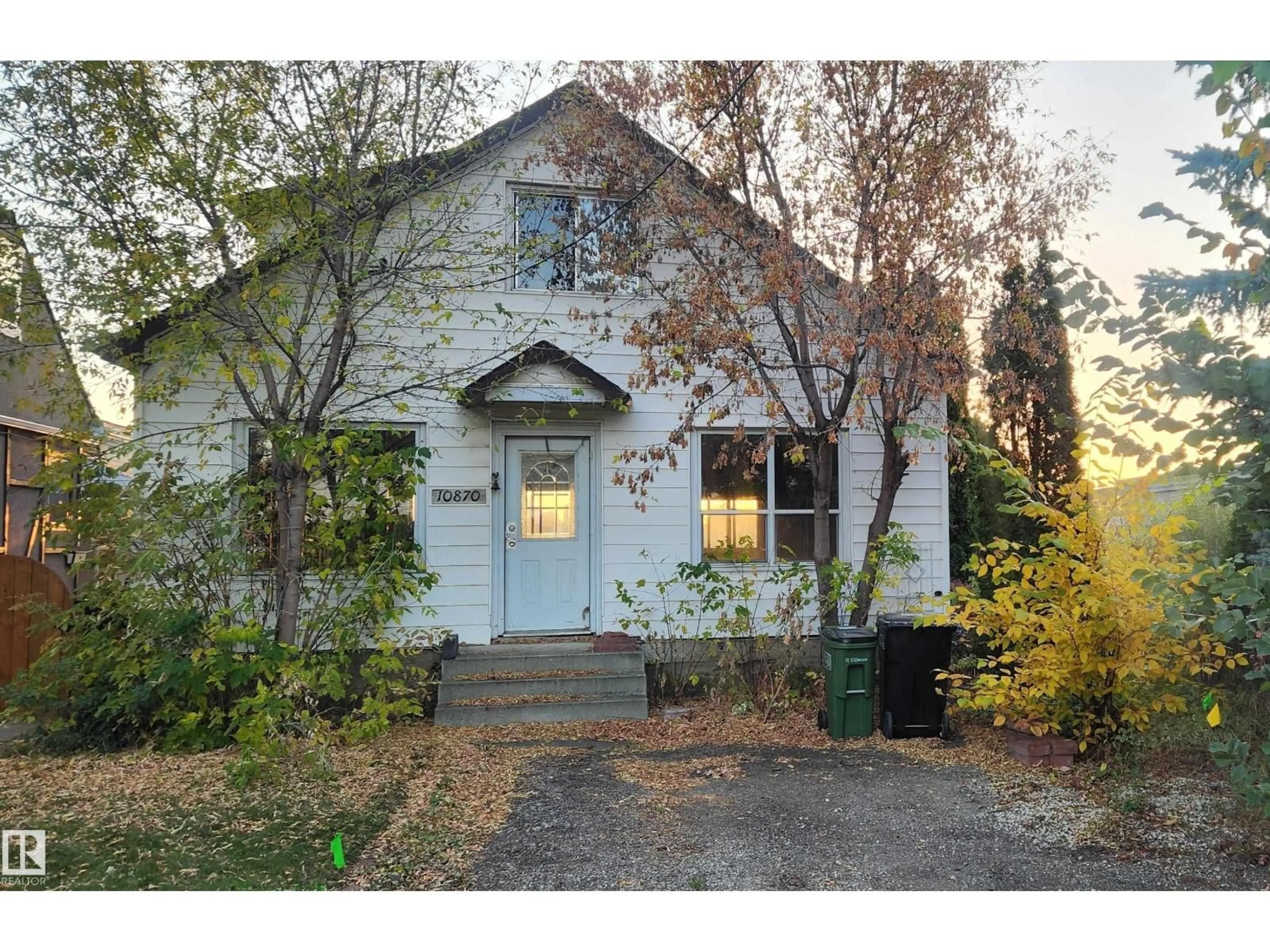 Unknown for 10870 75 ST, Edmonton Alberta T5B2A9