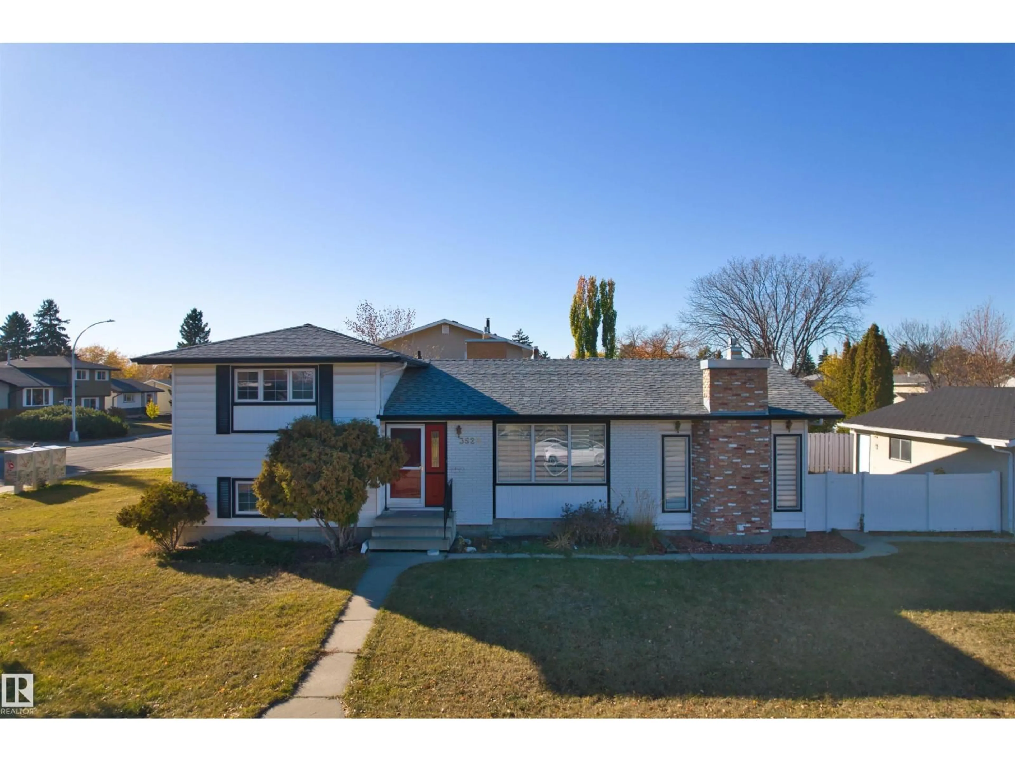 Unknown for 3524 114 ST, Edmonton Alberta T6J1L9