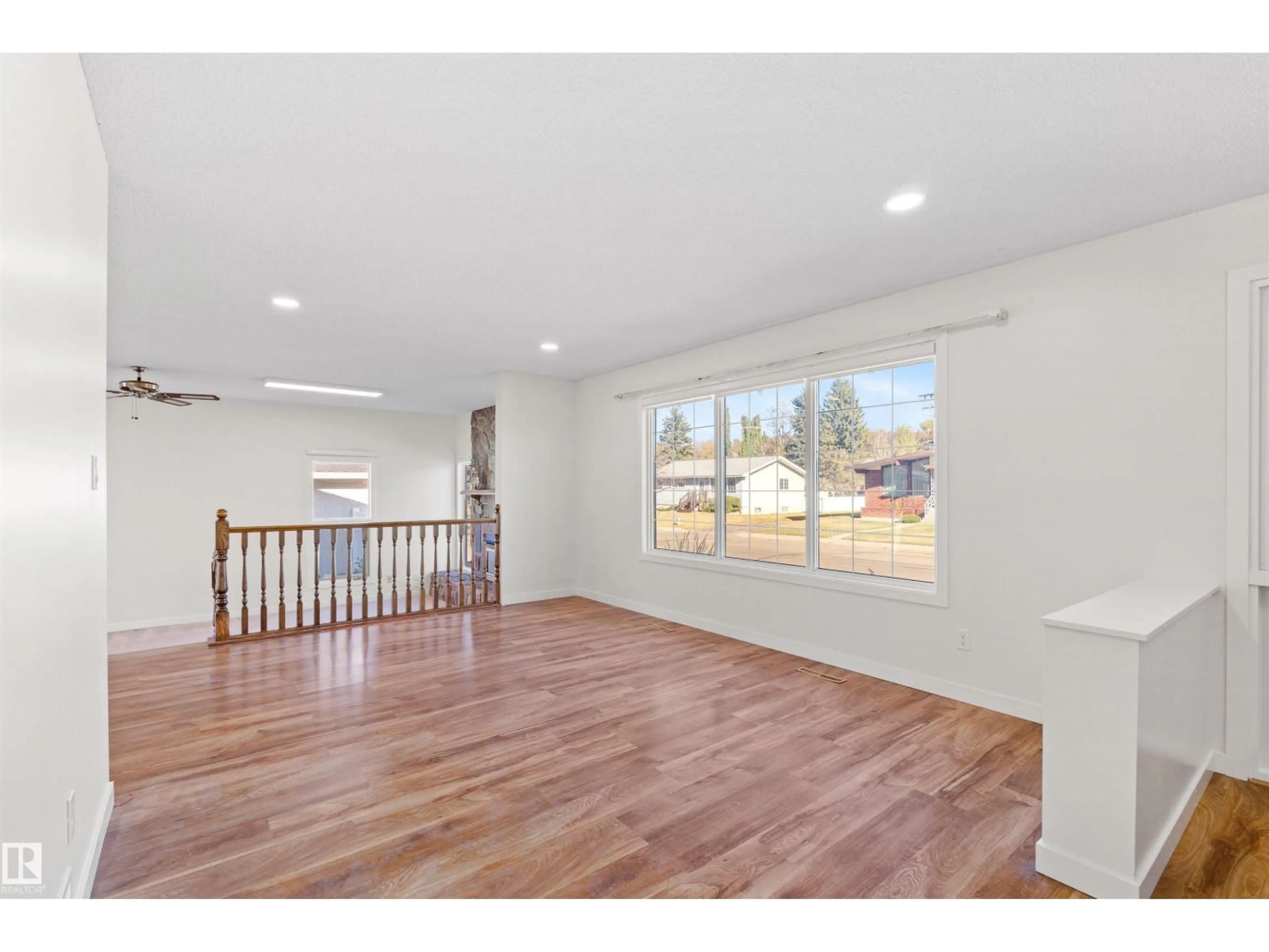 Unknown for 3524 114 ST, Edmonton Alberta T6J1L9