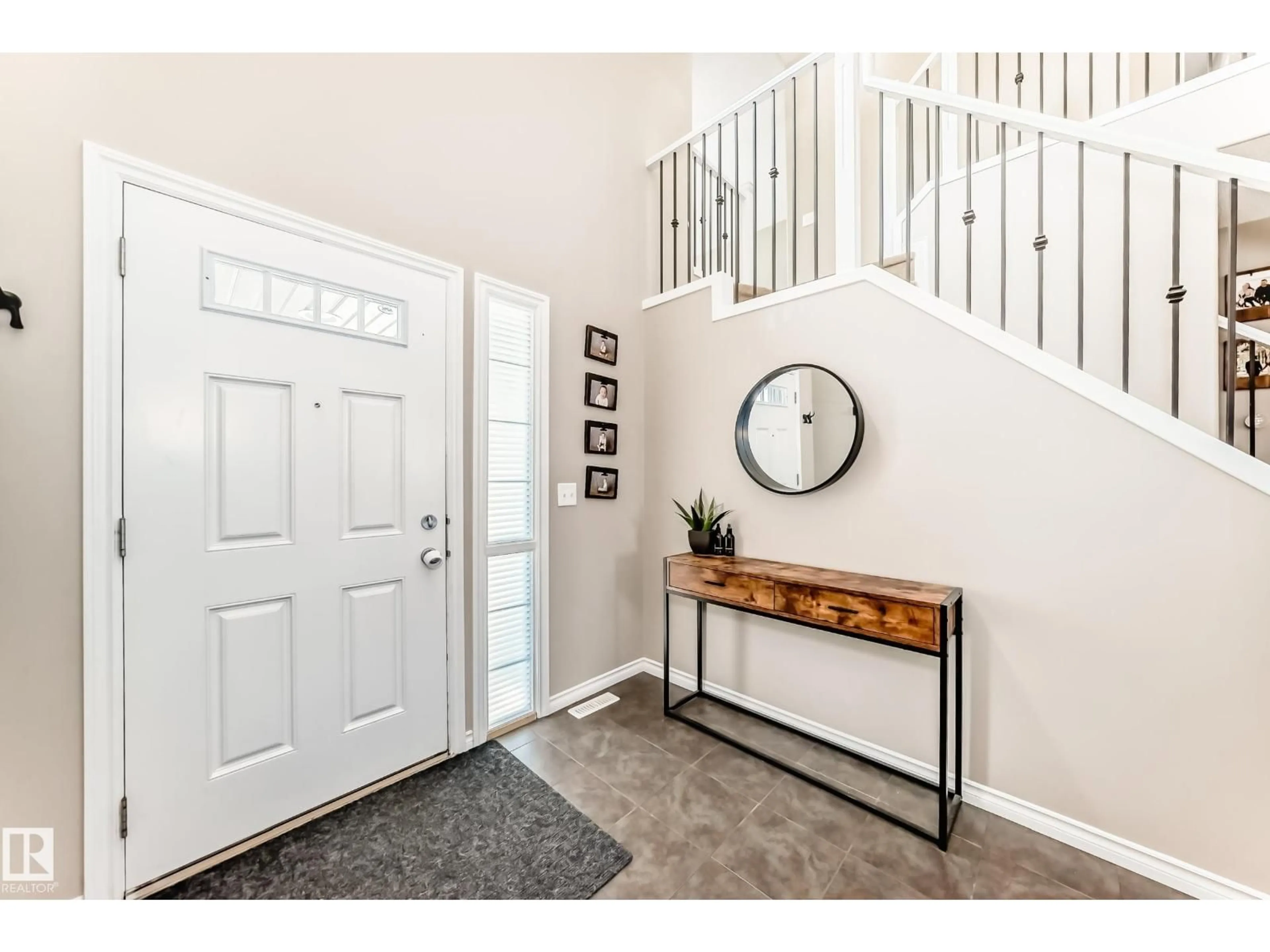 Indoor entryway for NW - 2105 32A ST, Edmonton Alberta T6T0K4