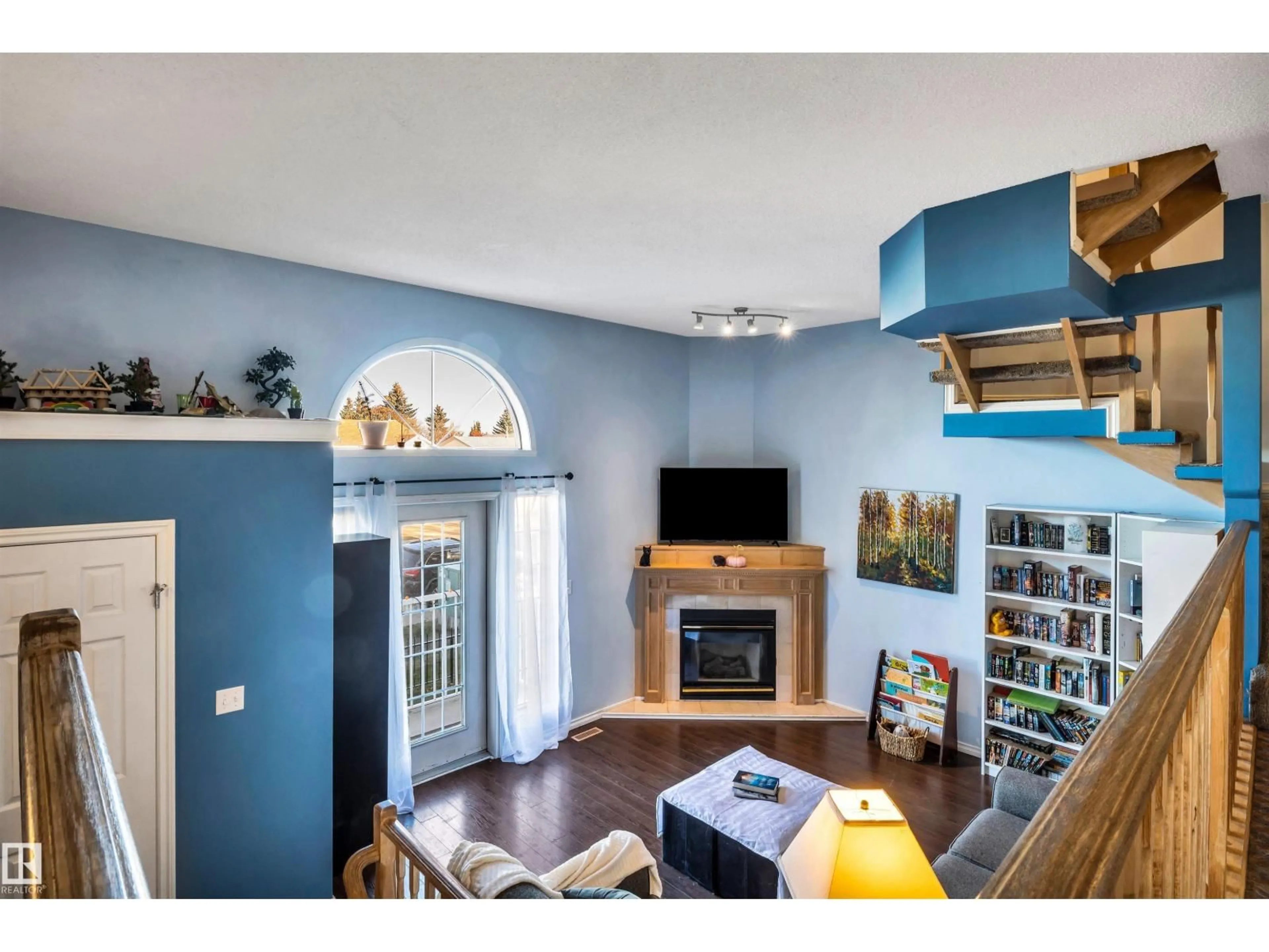 Unknown for 1260 48 ST, Edmonton Alberta T6L6R6