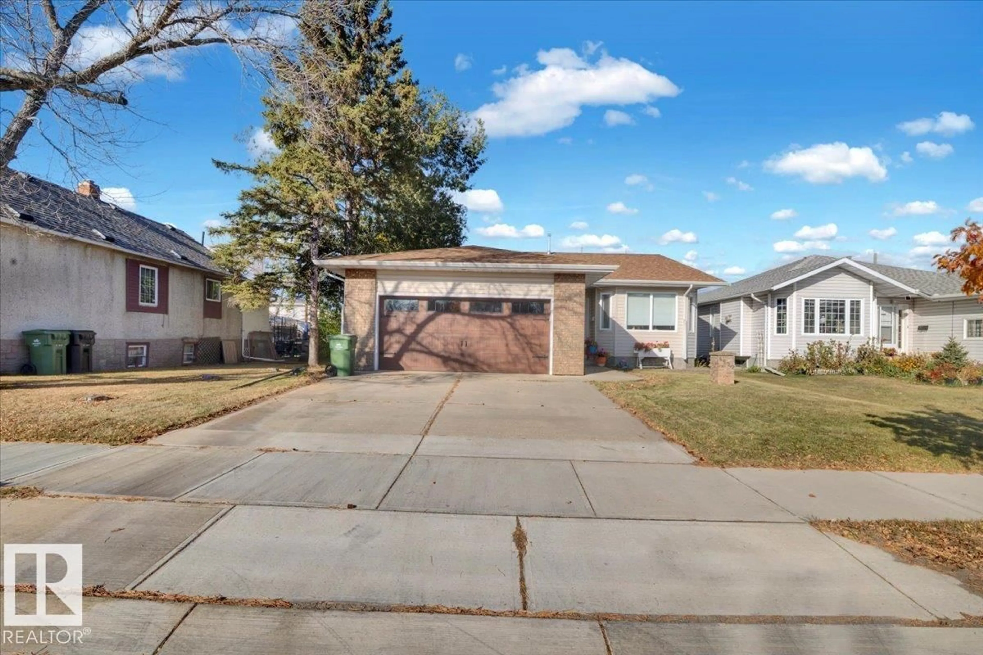 Home with vinyl exterior material, street for 4522 53 AV, Leduc Alberta T9E5X1