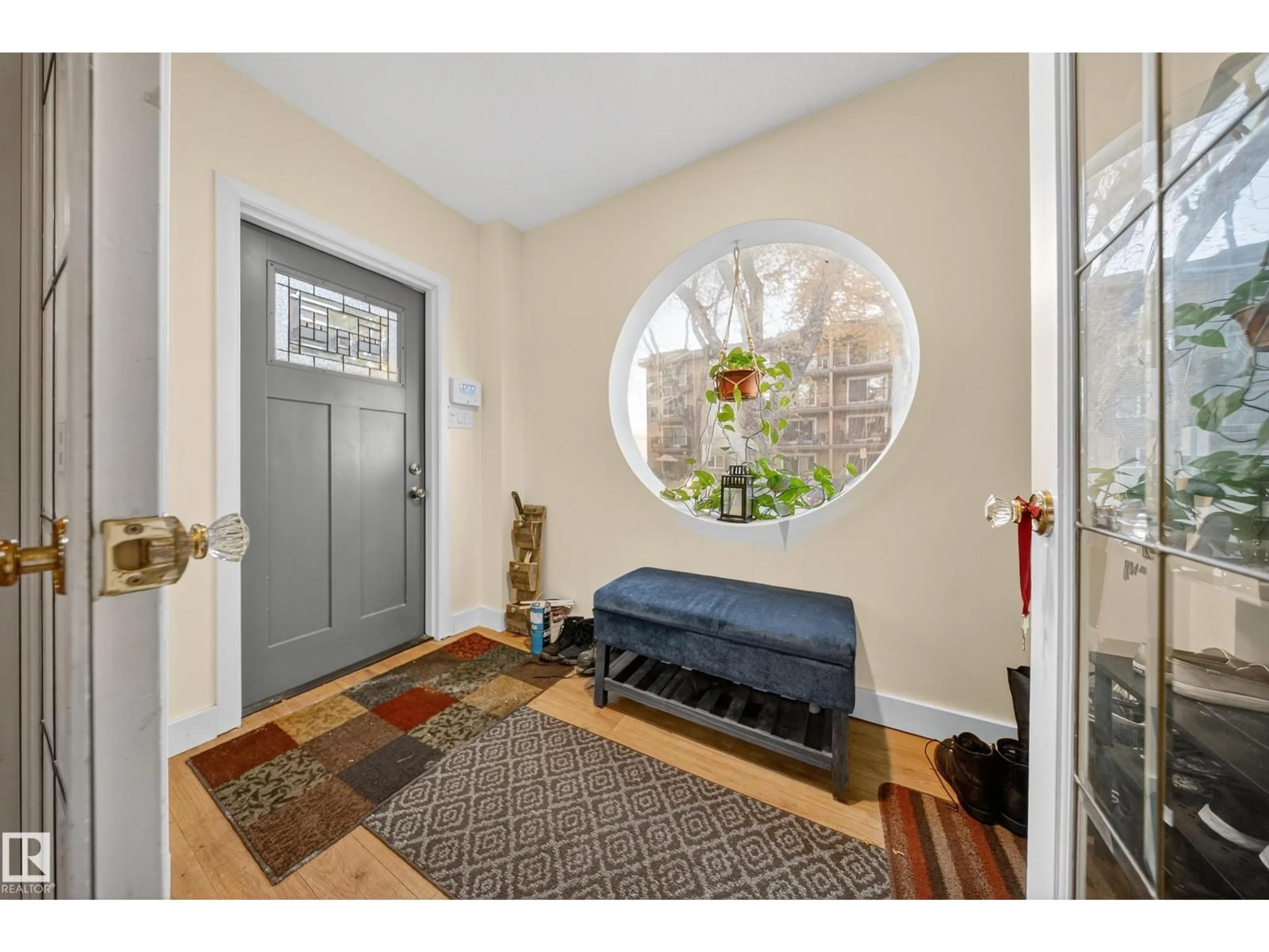Indoor entryway for 11307 102 AV, Edmonton Alberta T5P0P6