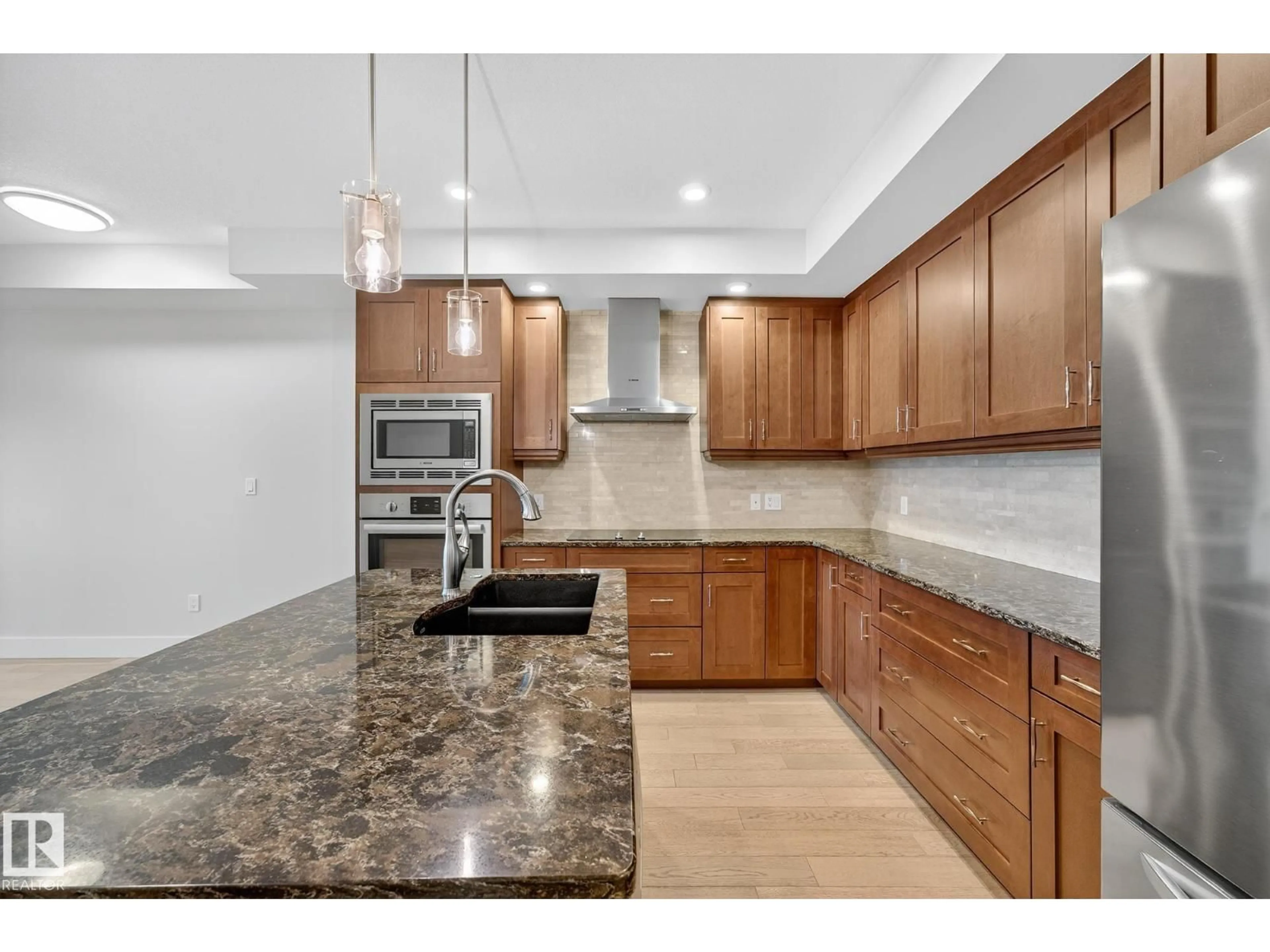 Open concept kitchen, ceramic/tile floor for 200 - 418 BELLEROSE DR, St. Albert Alberta T8N7P7