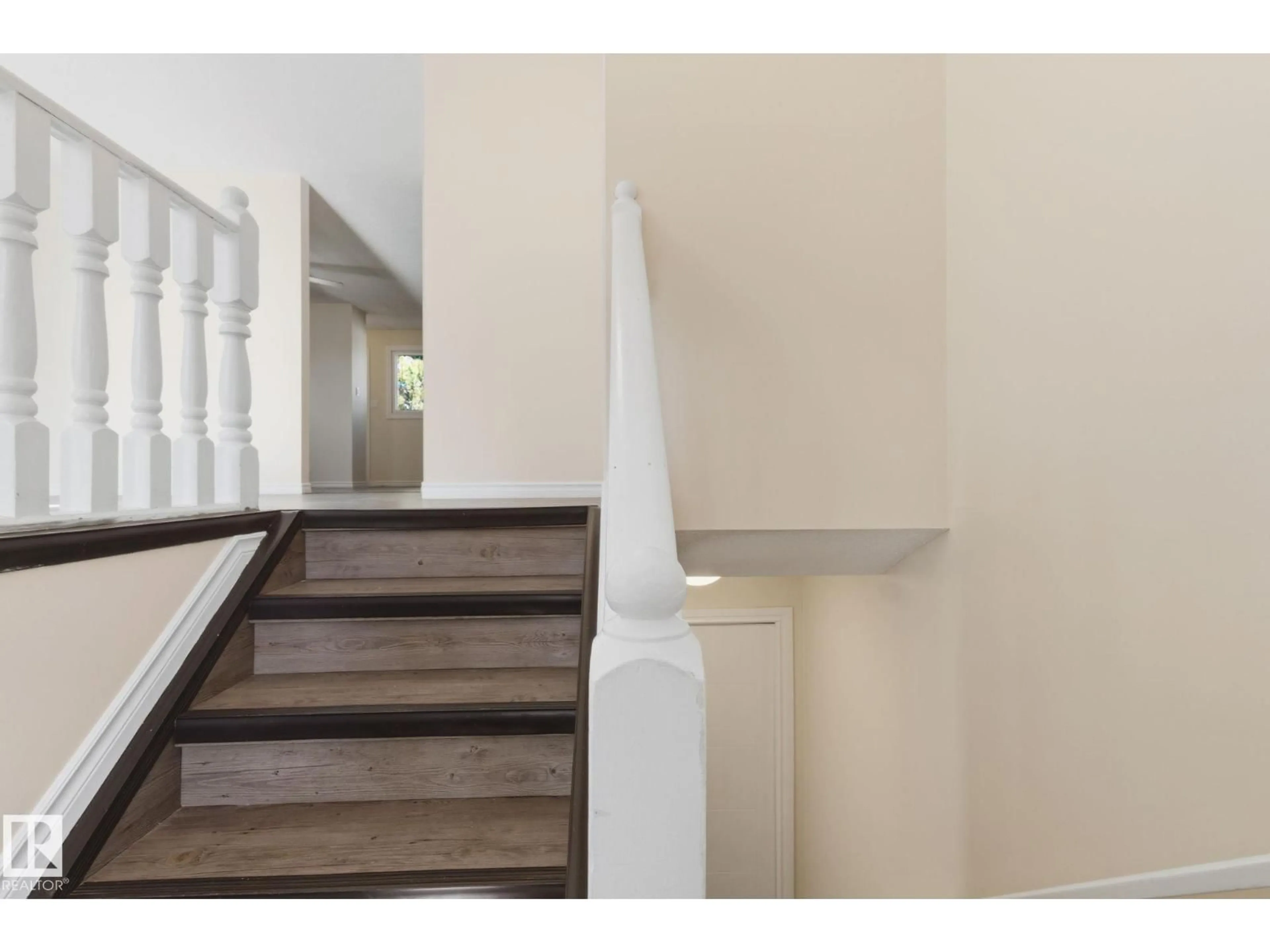 Stairs for NW NW - 9508 9510 128 AV, Edmonton Alberta T5E0H6