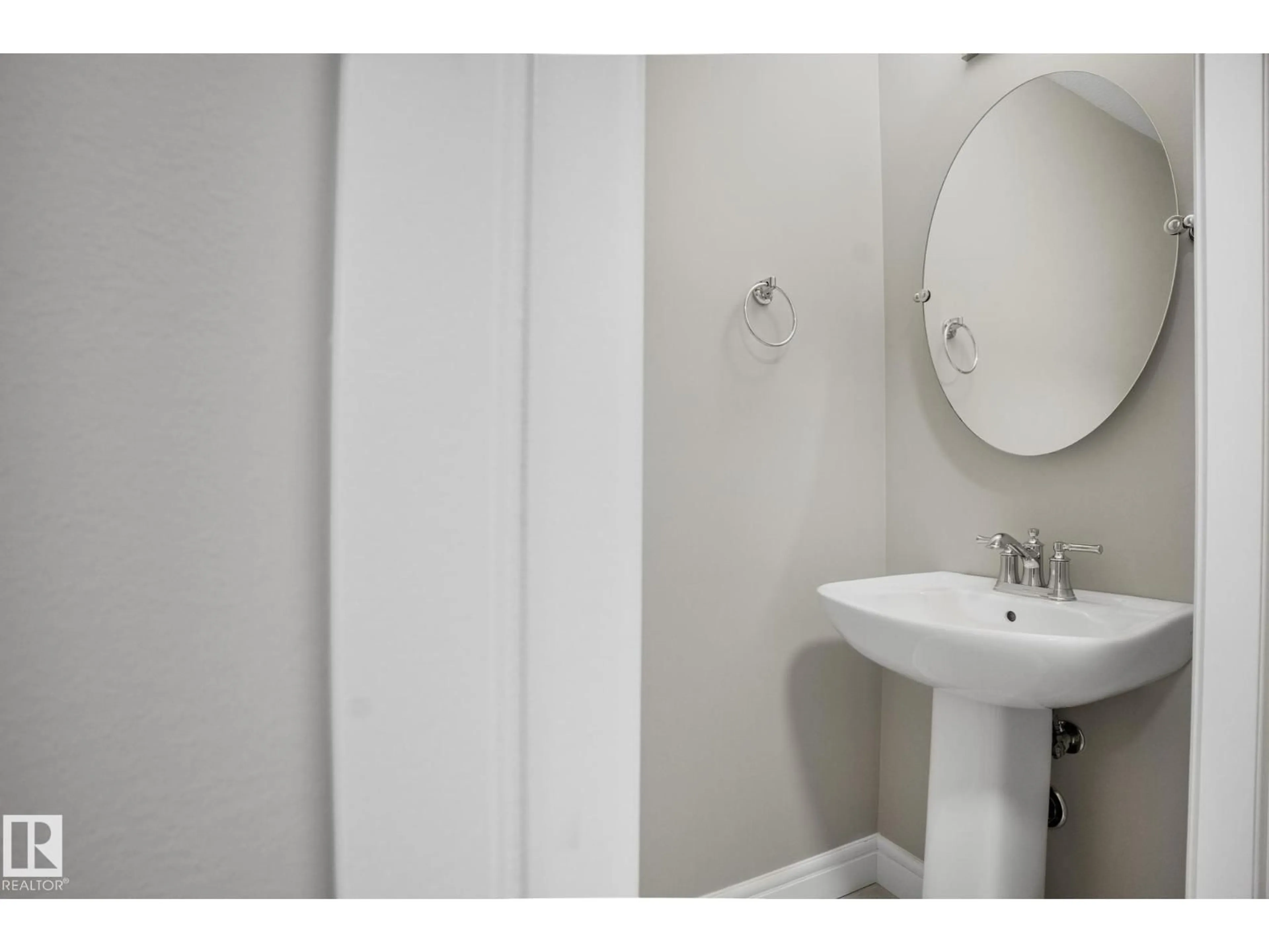 Standard bathroom, unknown for SW - 7615 KORULUK PL, Edmonton Alberta T6W4R7