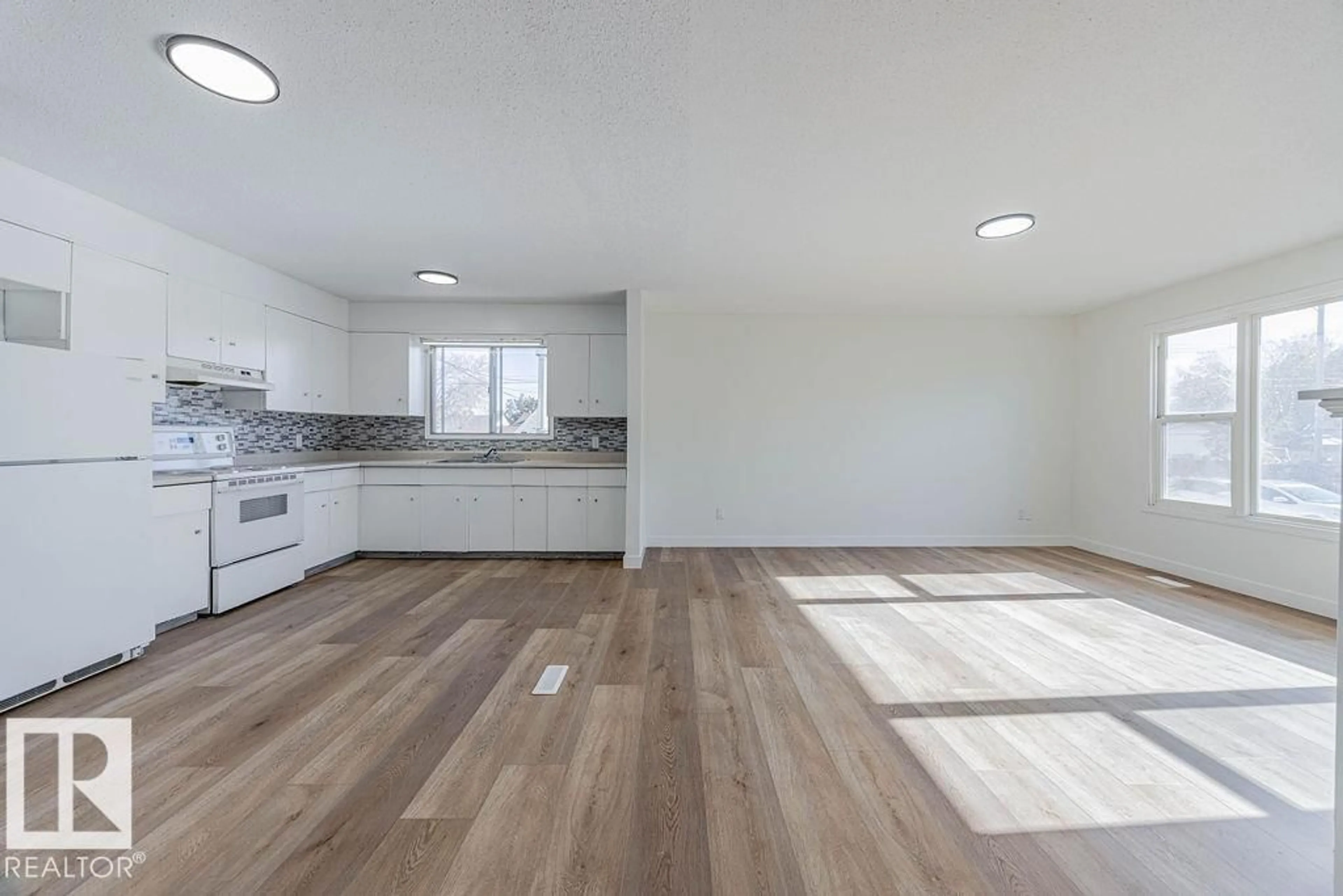 Open concept kitchen, unknown for 15424 99 AV, Edmonton Alberta T5P4K5