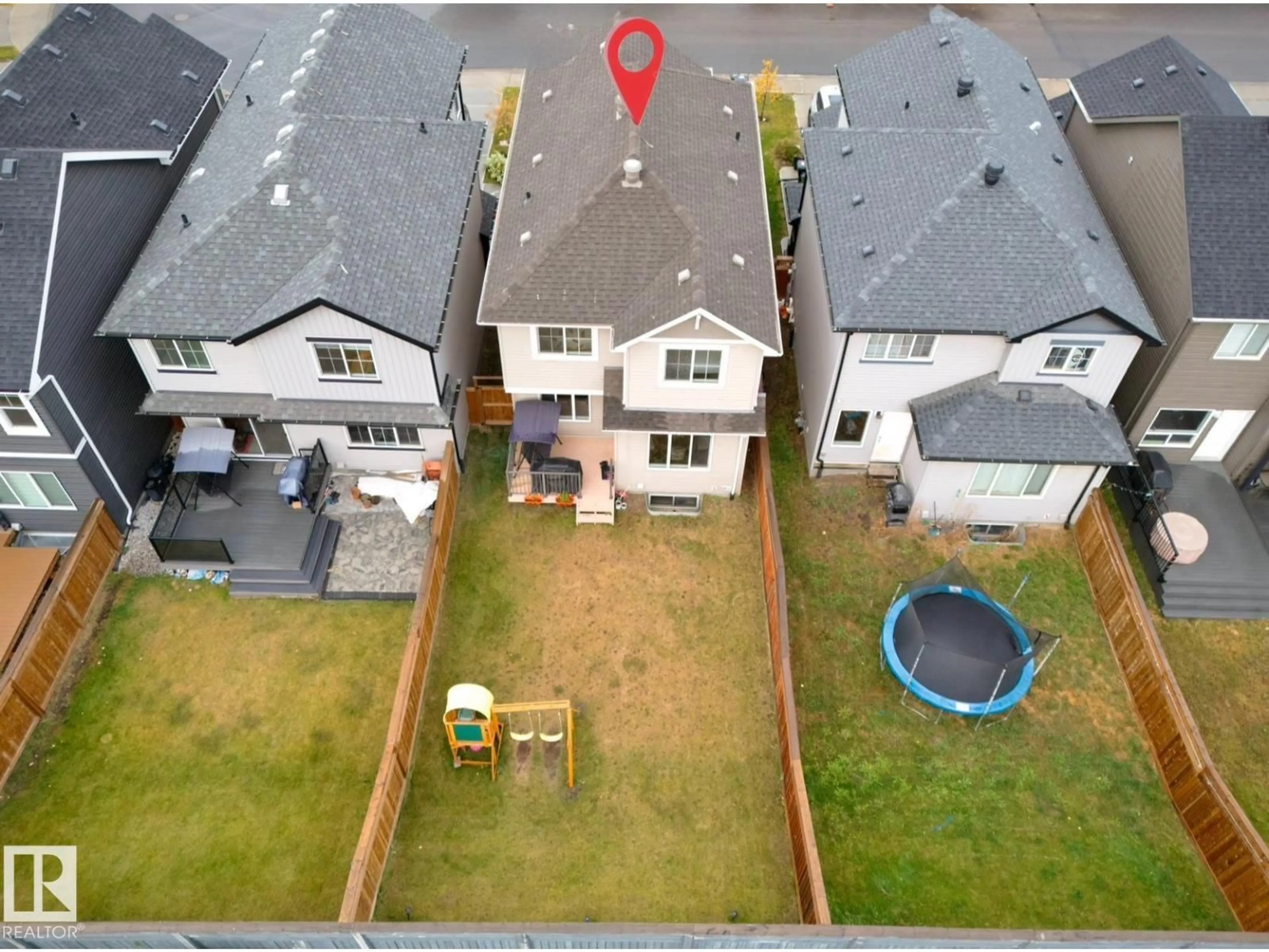 A pic from outside/outdoor area/front of a property/back of a property/a pic from drone, street for 1024 DANIELS LOOP SW, Edmonton Alberta T6W4C9