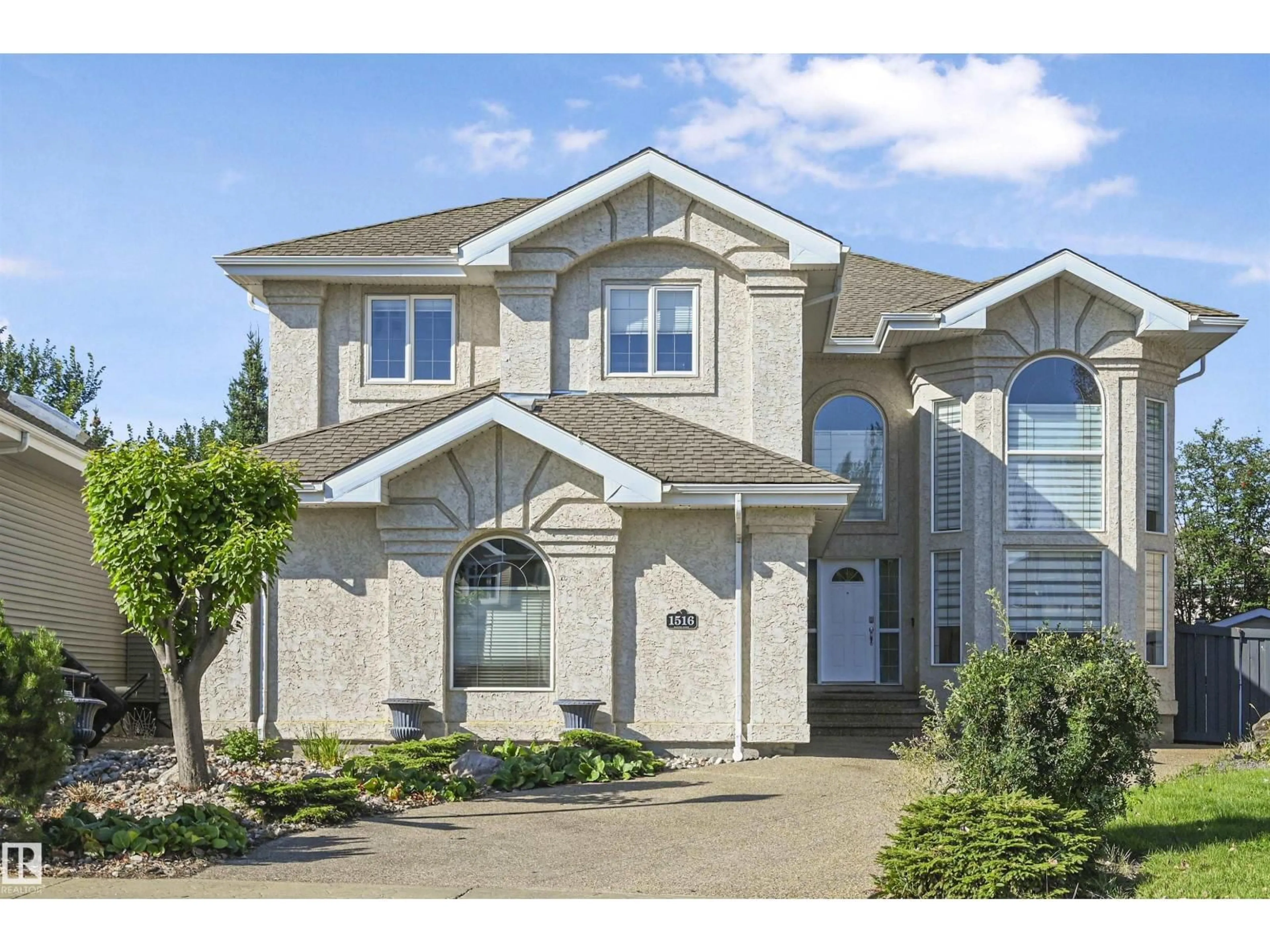 Home with vinyl exterior material, street for 1516 THOROGOOD CL, Edmonton Alberta T6R3K7