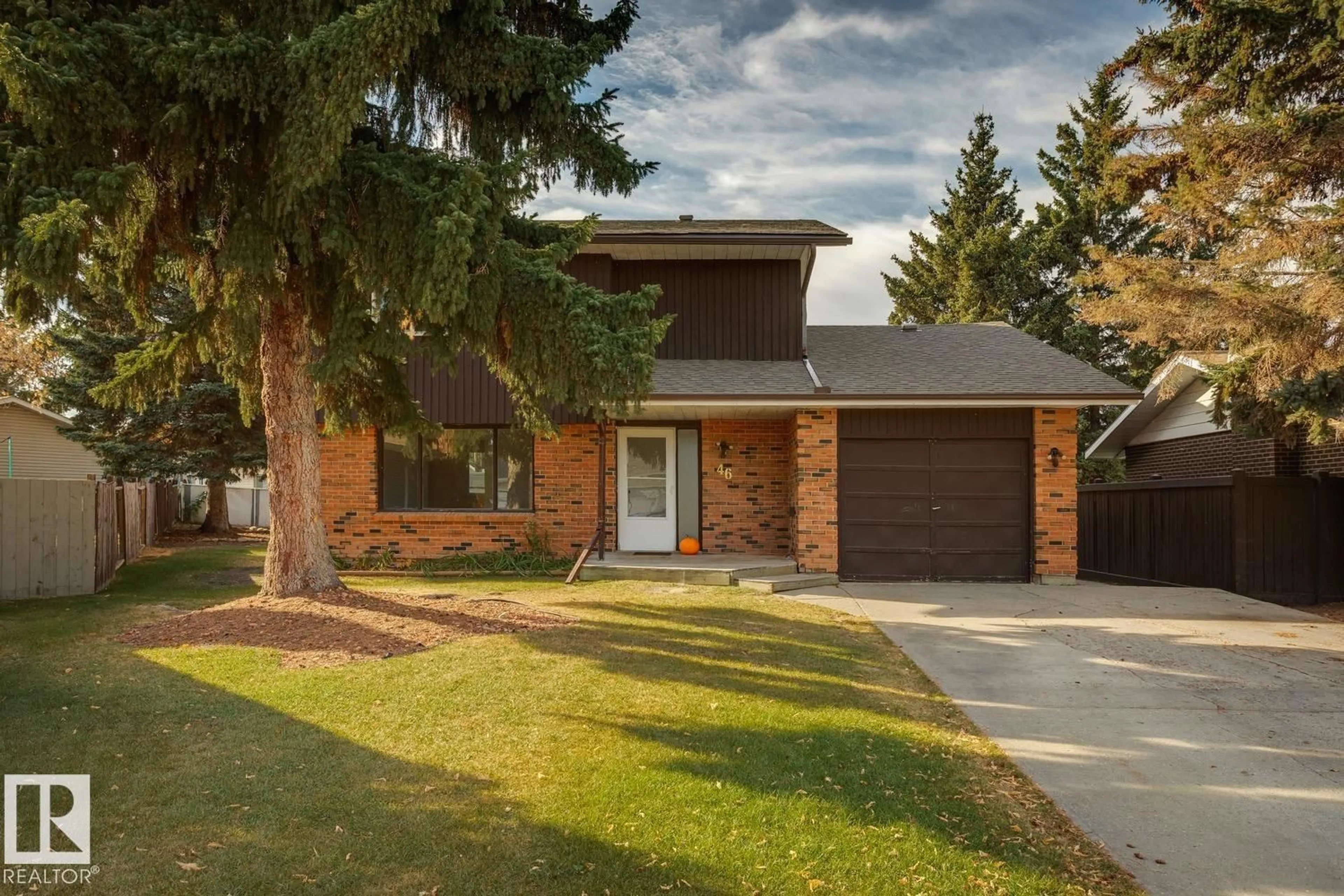 Home with brick exterior material, street for 46 UMBACH RD, Stony Plain Alberta T7Z1G1