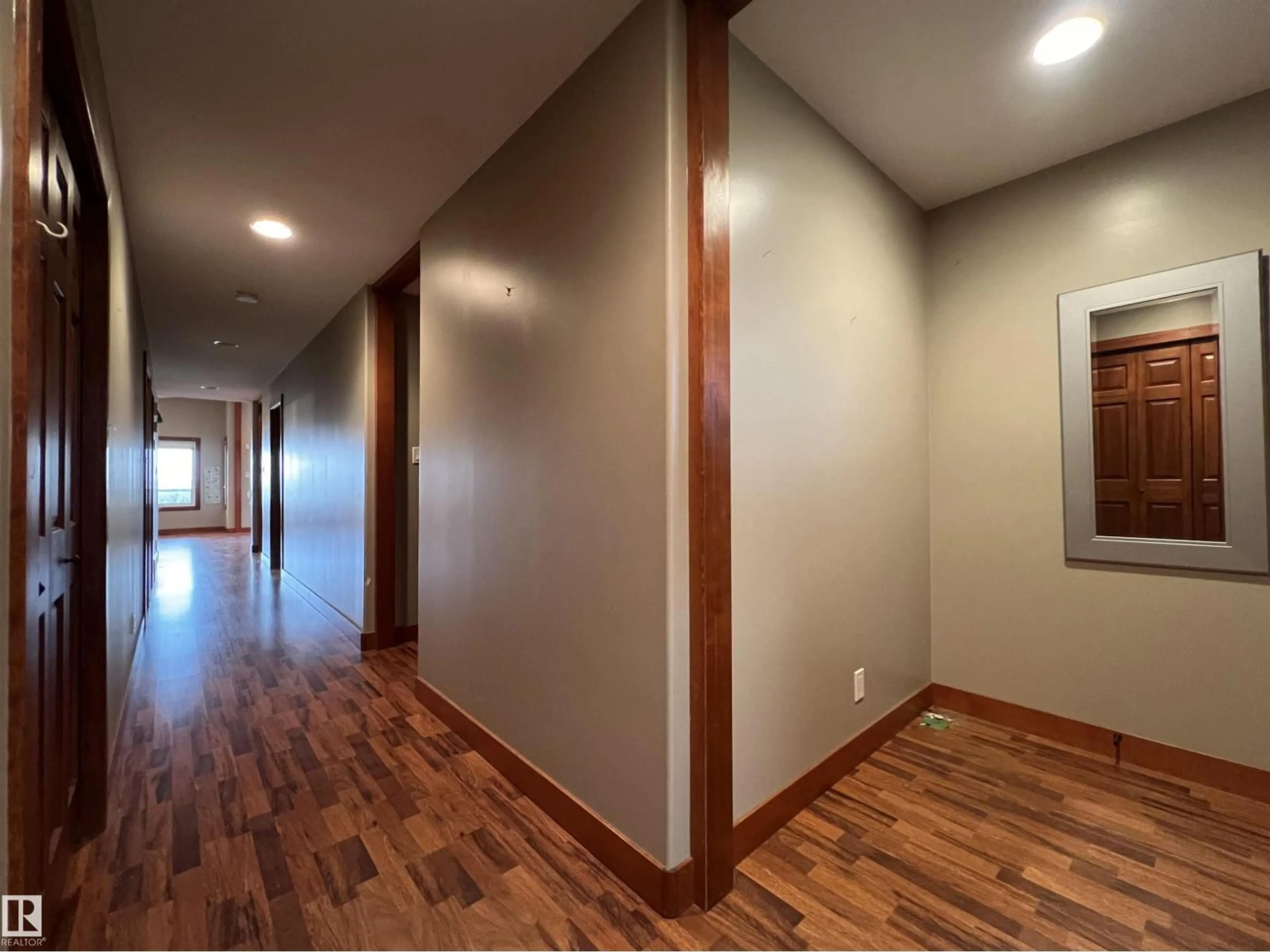 Indoor foyer for #403 - 55101 STE. ANNE TR, Rural Lac Ste. Anne County Alberta T0E1A1