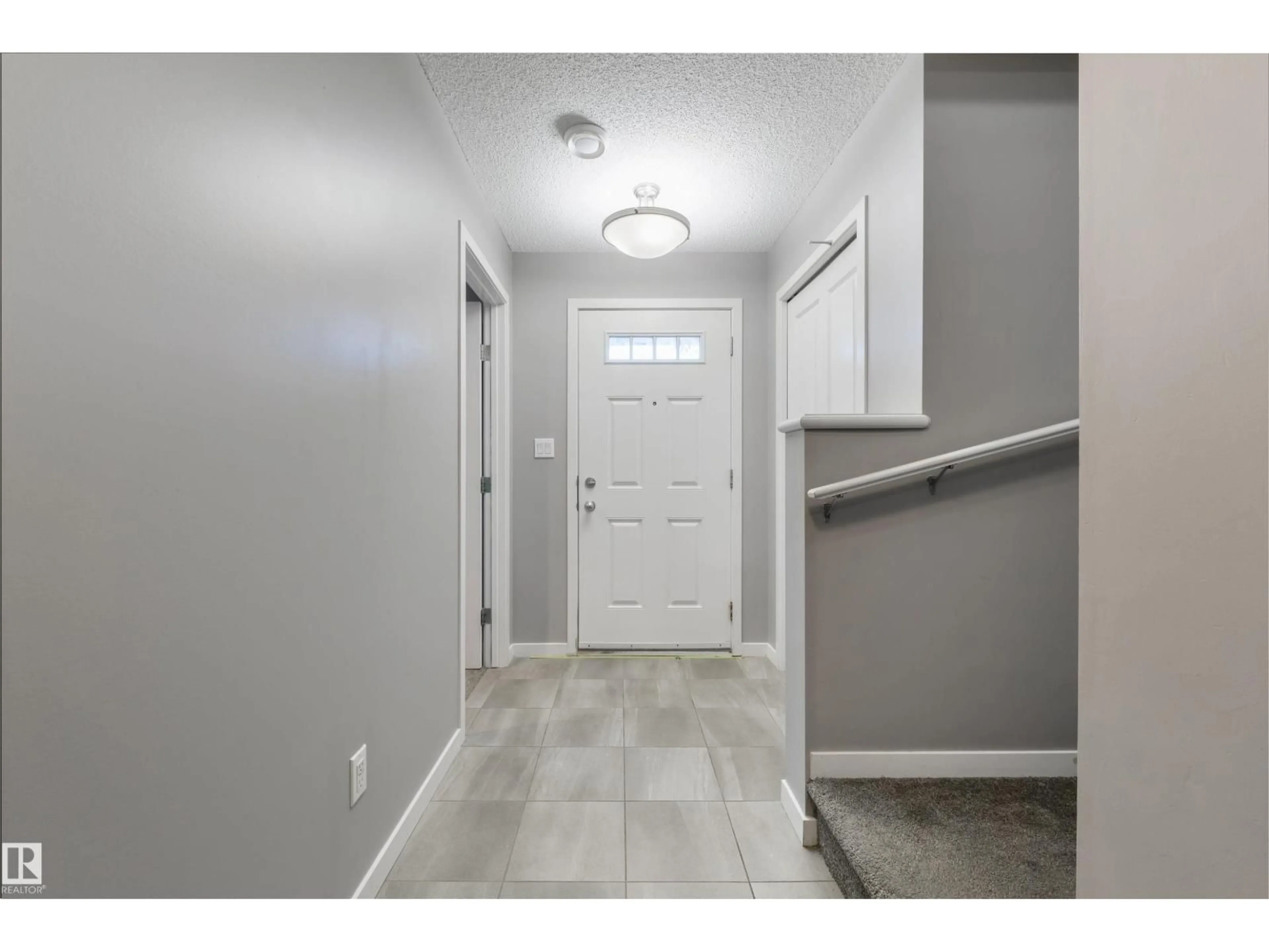 Indoor entryway for #132 - 3305 ORCHARDS LINK LI, Edmonton Alberta T6X2H1
