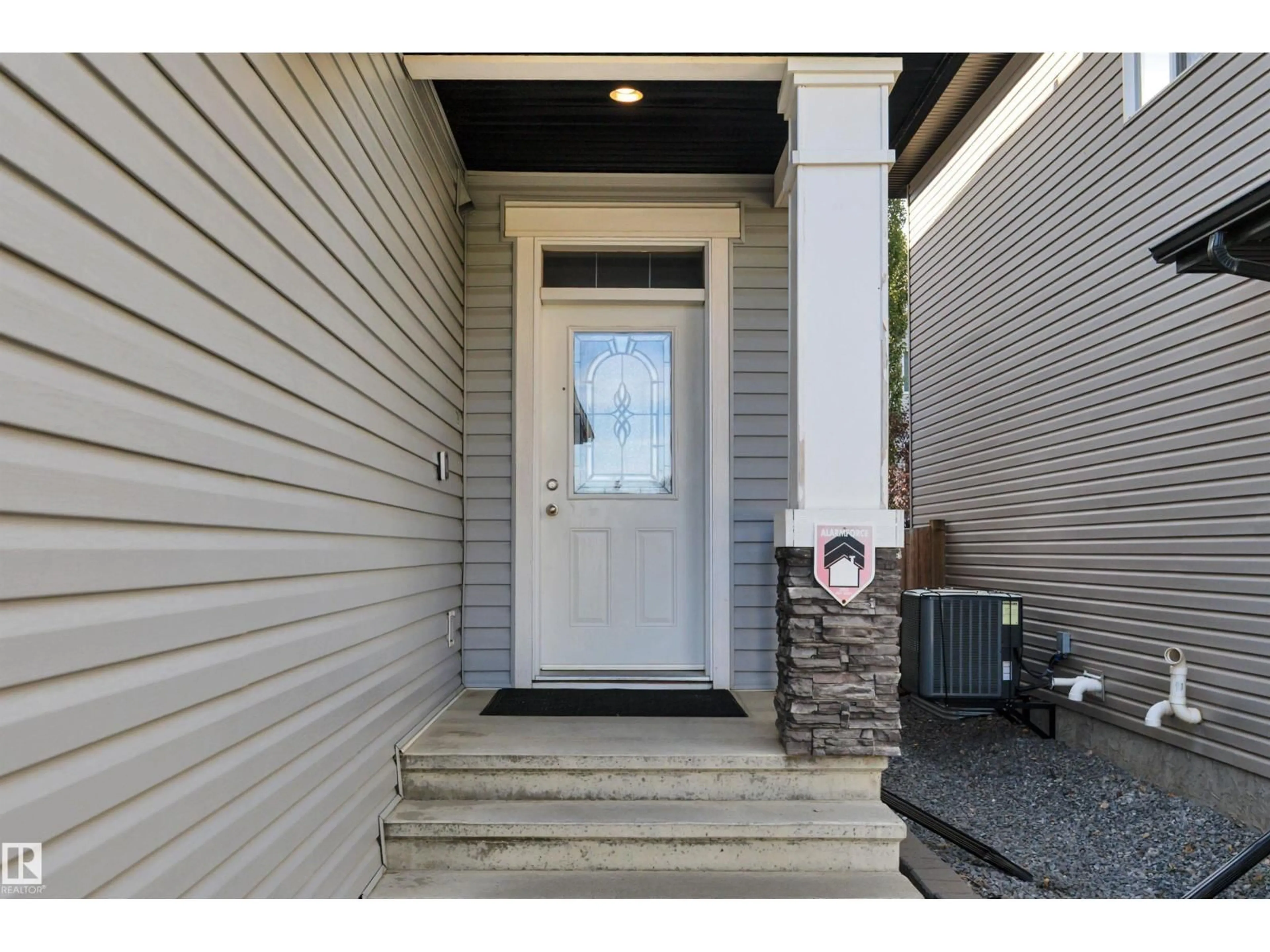 Indoor entryway for NW - 9584 221 ST, Edmonton Alberta T5T4A8