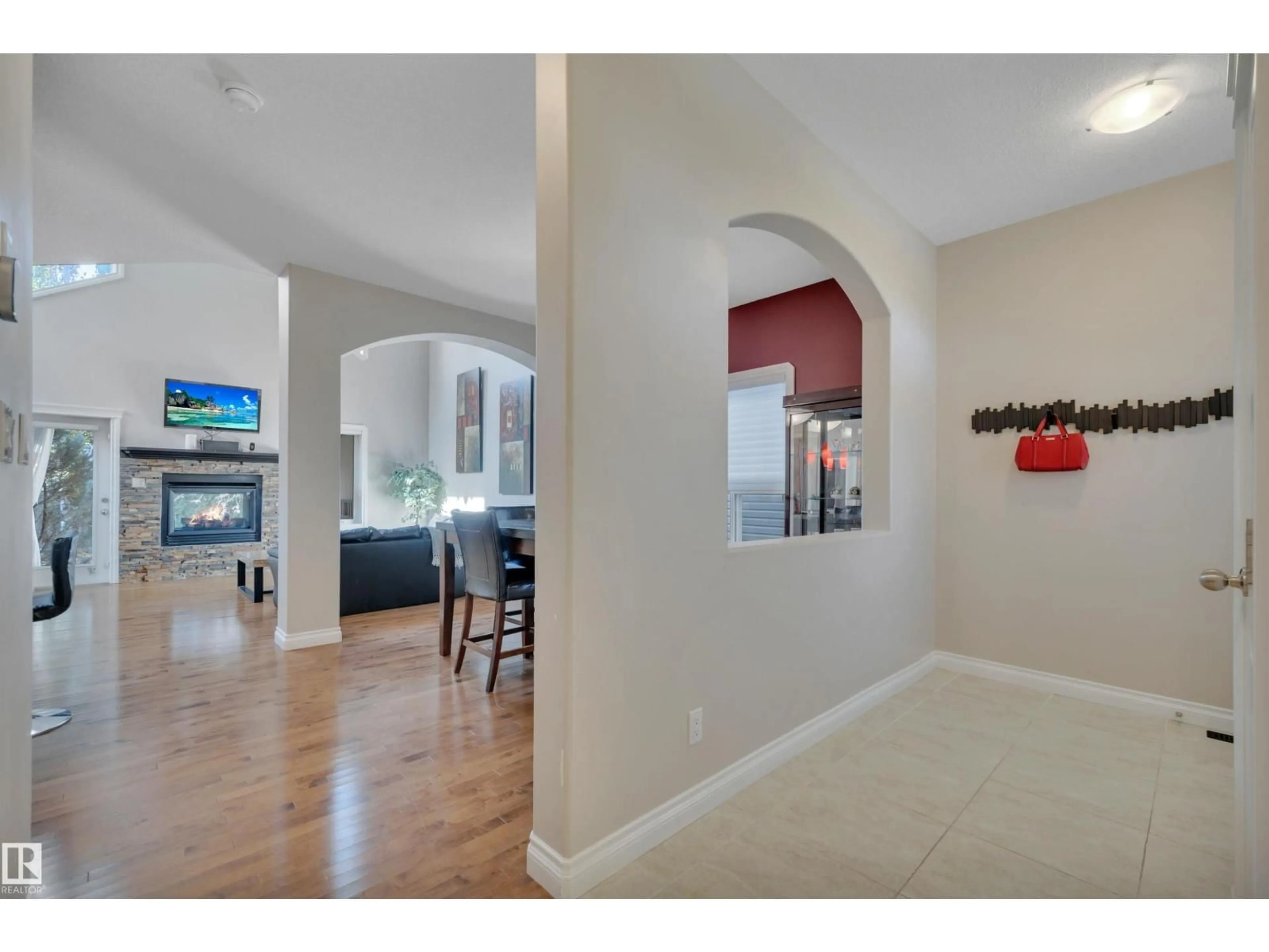 Unknown for NW - 9584 221 ST, Edmonton Alberta T5T4A8