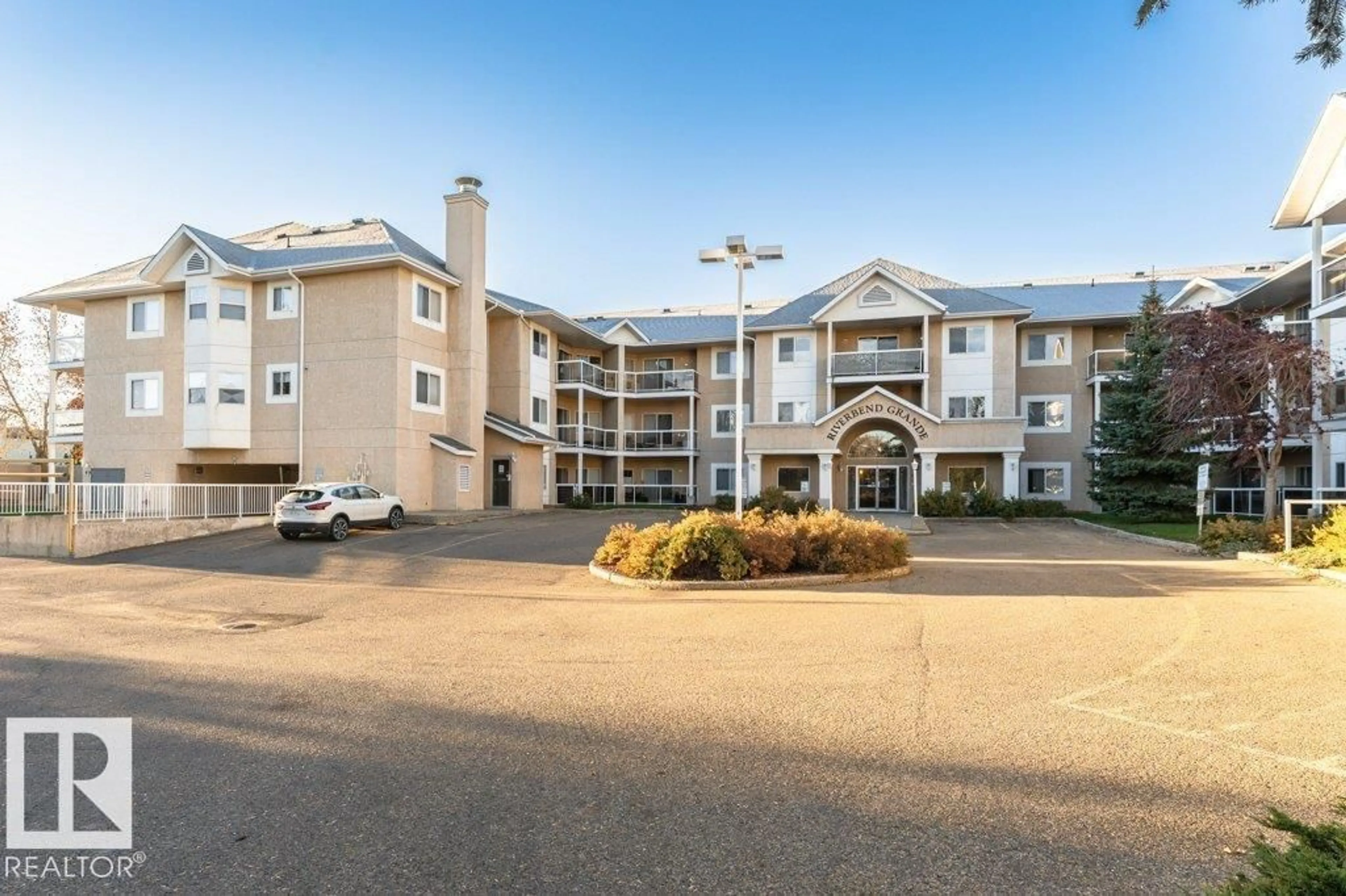 Unknown for 301 RABBIT HILL RD, Edmonton Alberta T6R2S7