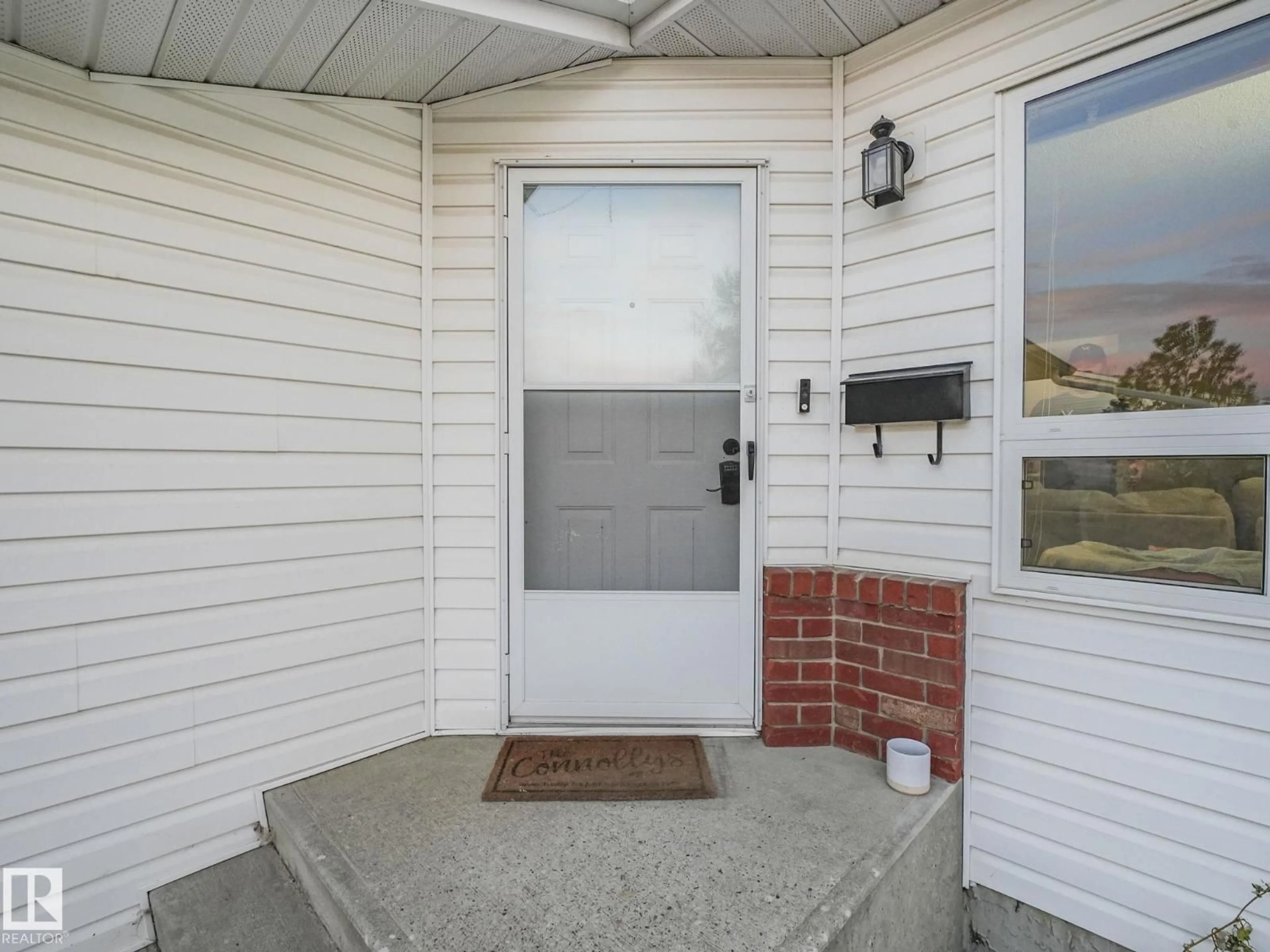 Indoor entryway for 15 - 23 RITCHIE WAY, Sherwood Park Alberta T8A5T3