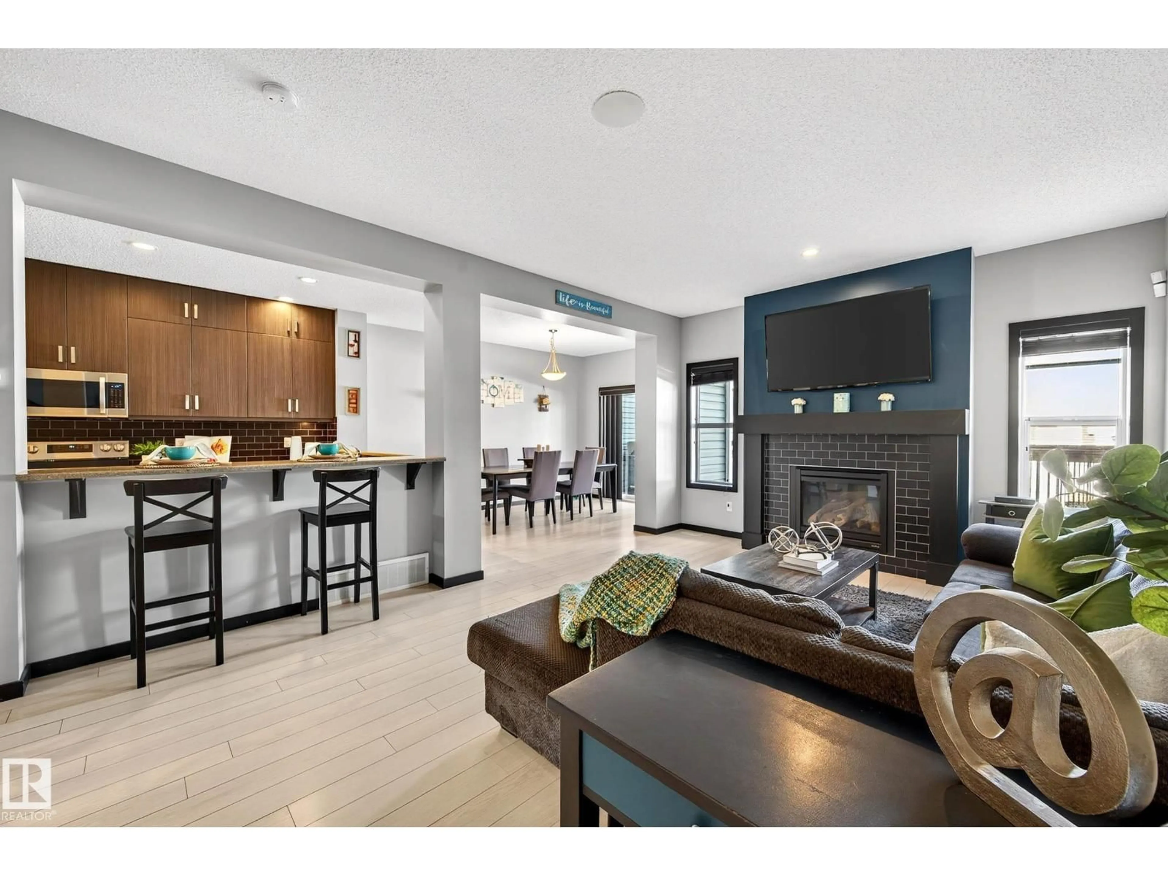 Open concept kitchen, ceramic/tile floor for 520 STURTZ LI, Leduc Alberta T9E0Y6