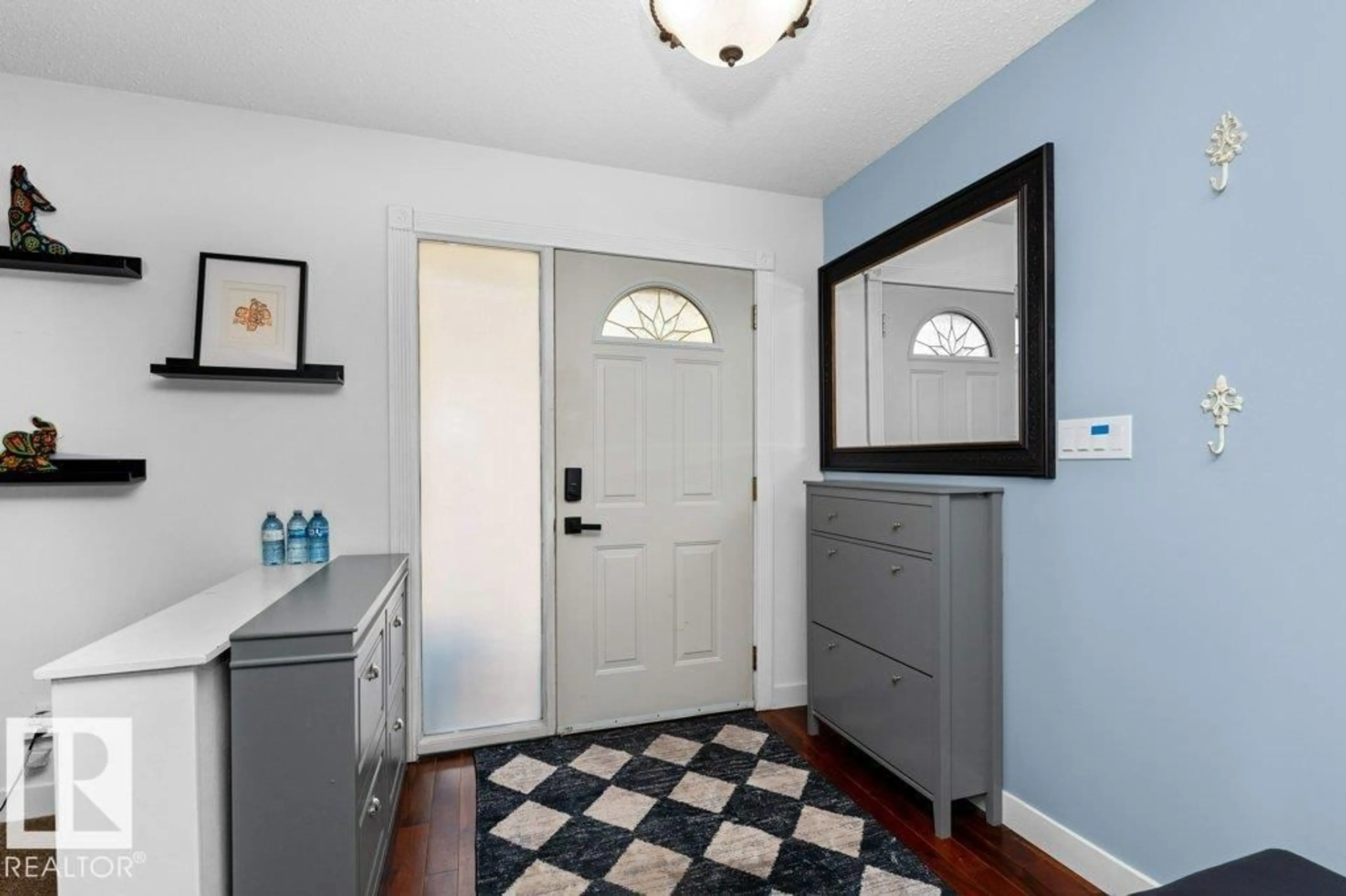 Indoor entryway for 22 AFTON CR, St. Albert Alberta T8N2T3