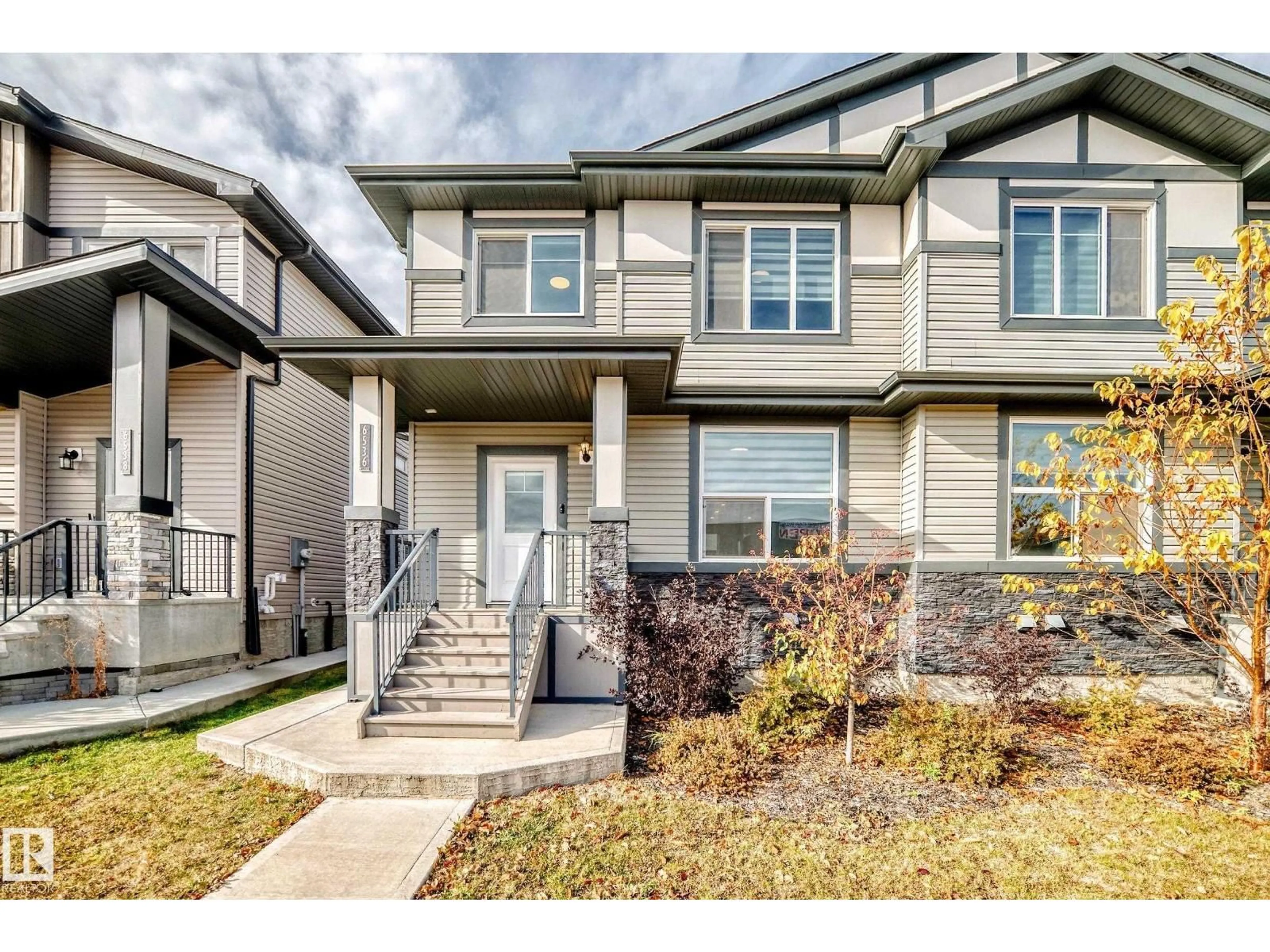Home with vinyl exterior material, street for VS - 6536 CHAPPELLE VISTA SW, Edmonton Alberta A6W4A3