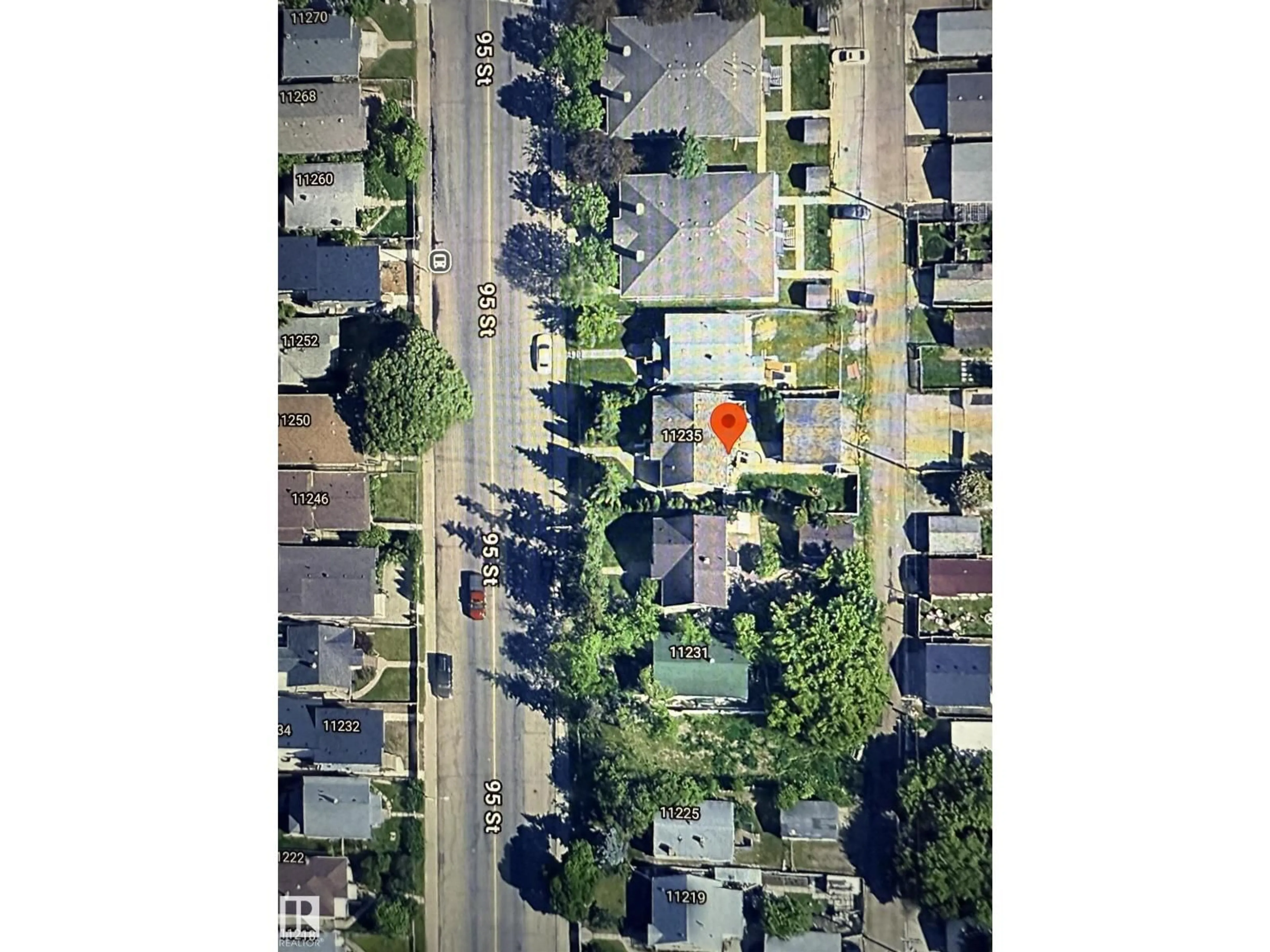 A pic from outside/outdoor area/front of a property/back of a property/a pic from drone, street for NW - 11235 95 ST, Edmonton Alberta T5G1K8