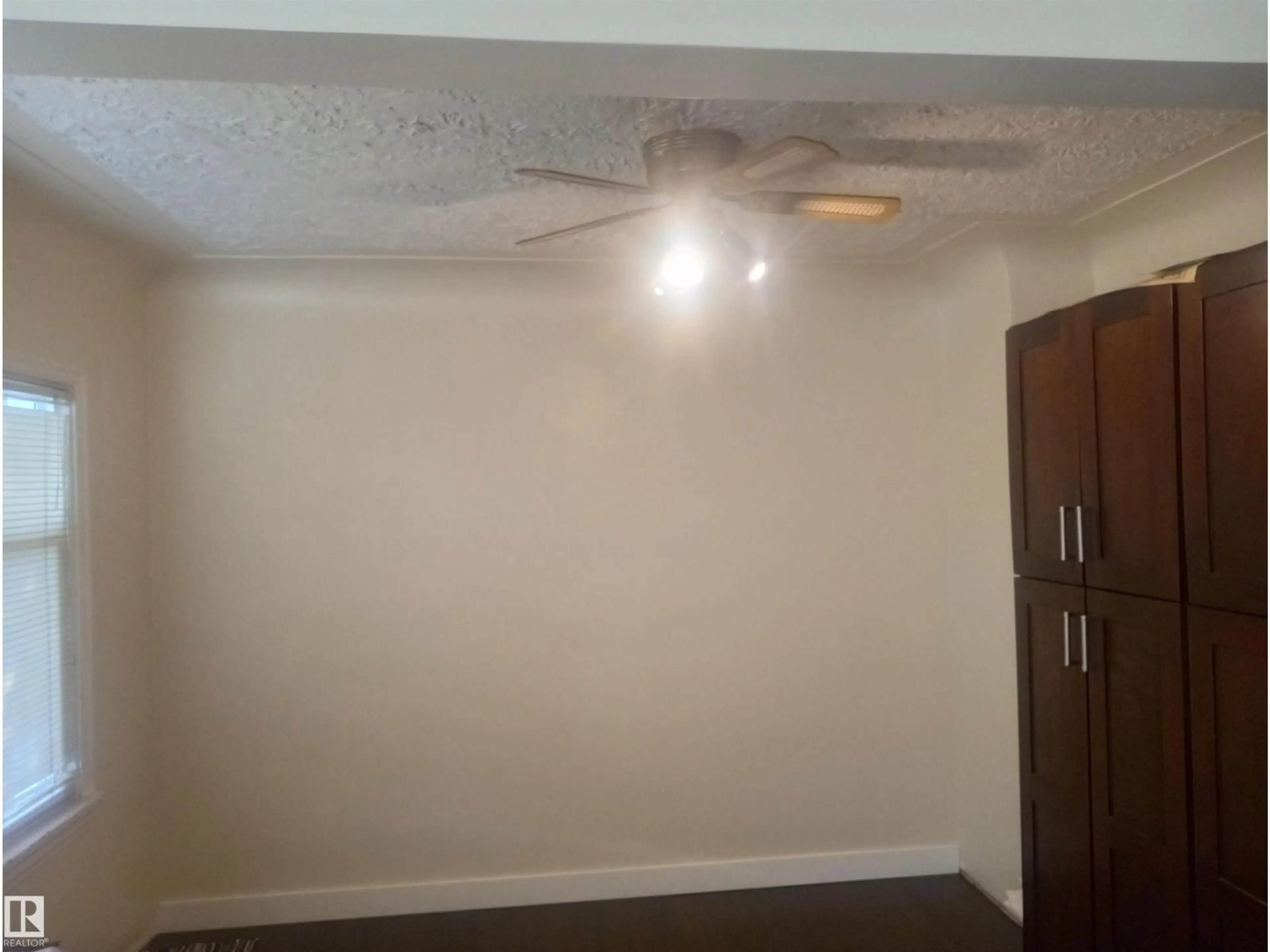 A pic of a room for NW - 11235 95 ST, Edmonton Alberta T5G1K8