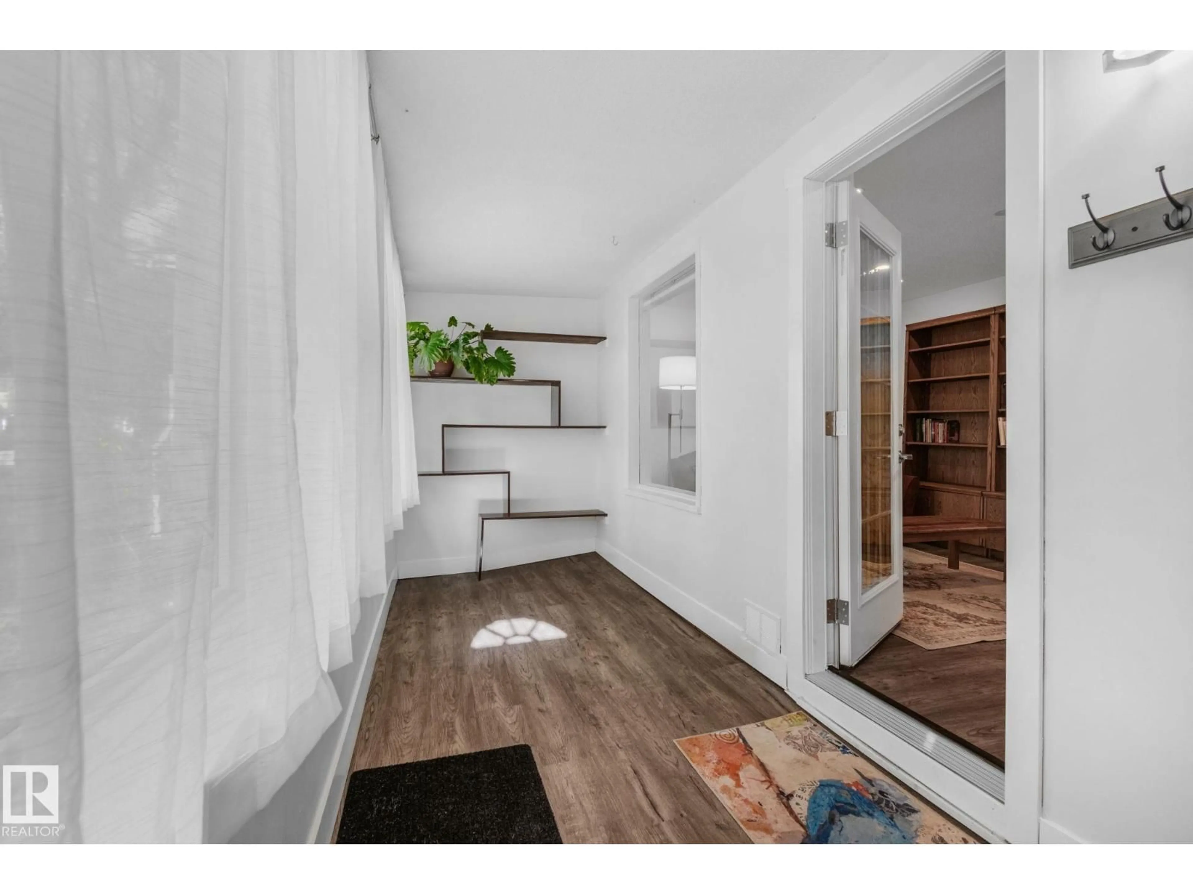 Indoor entryway for NW - 11317 66 ST, Edmonton Alberta T5B1H5