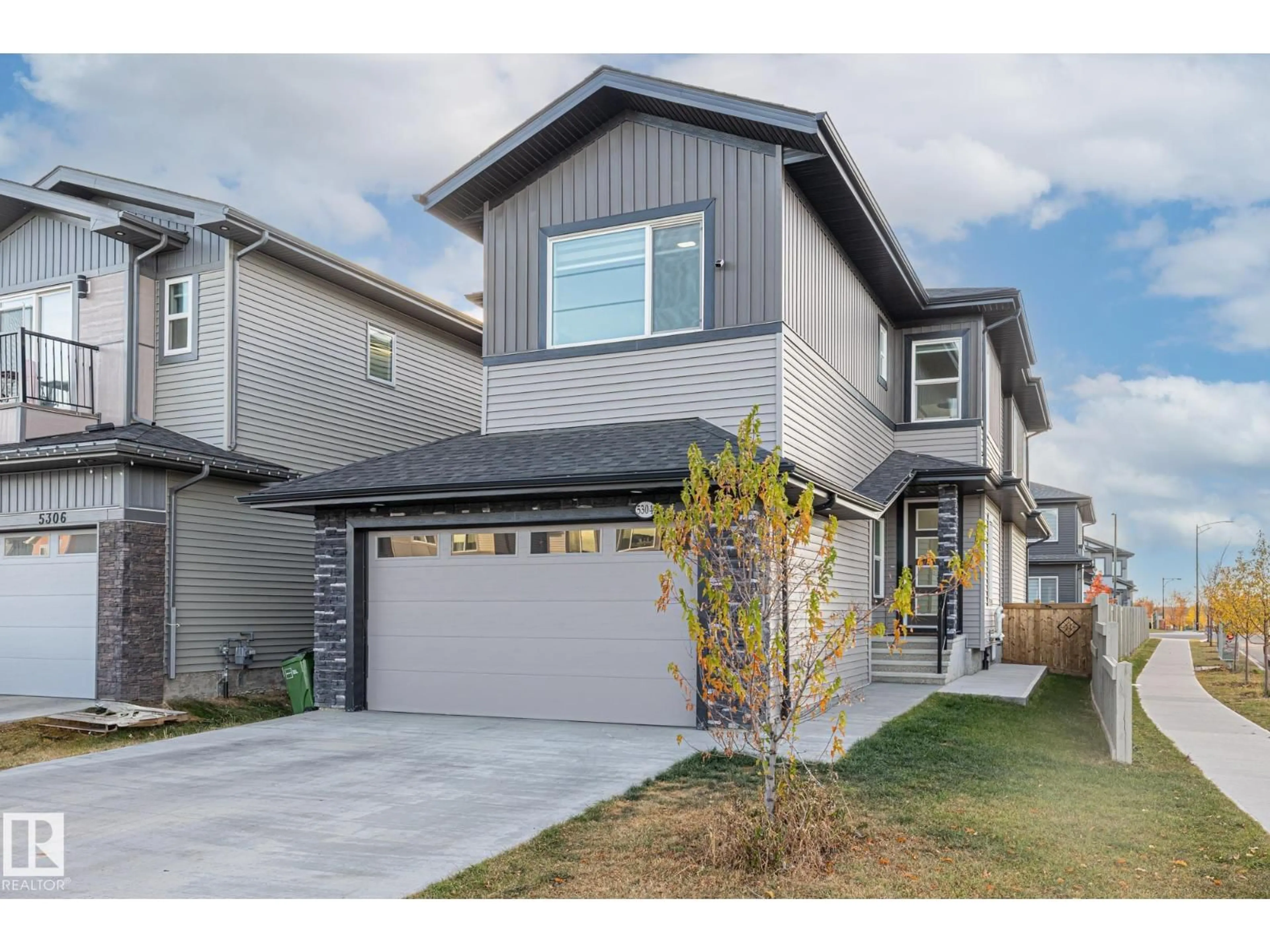 Home with vinyl exterior material, street for 5304 KIMBALL PL, Edmonton Alberta T6W5E6