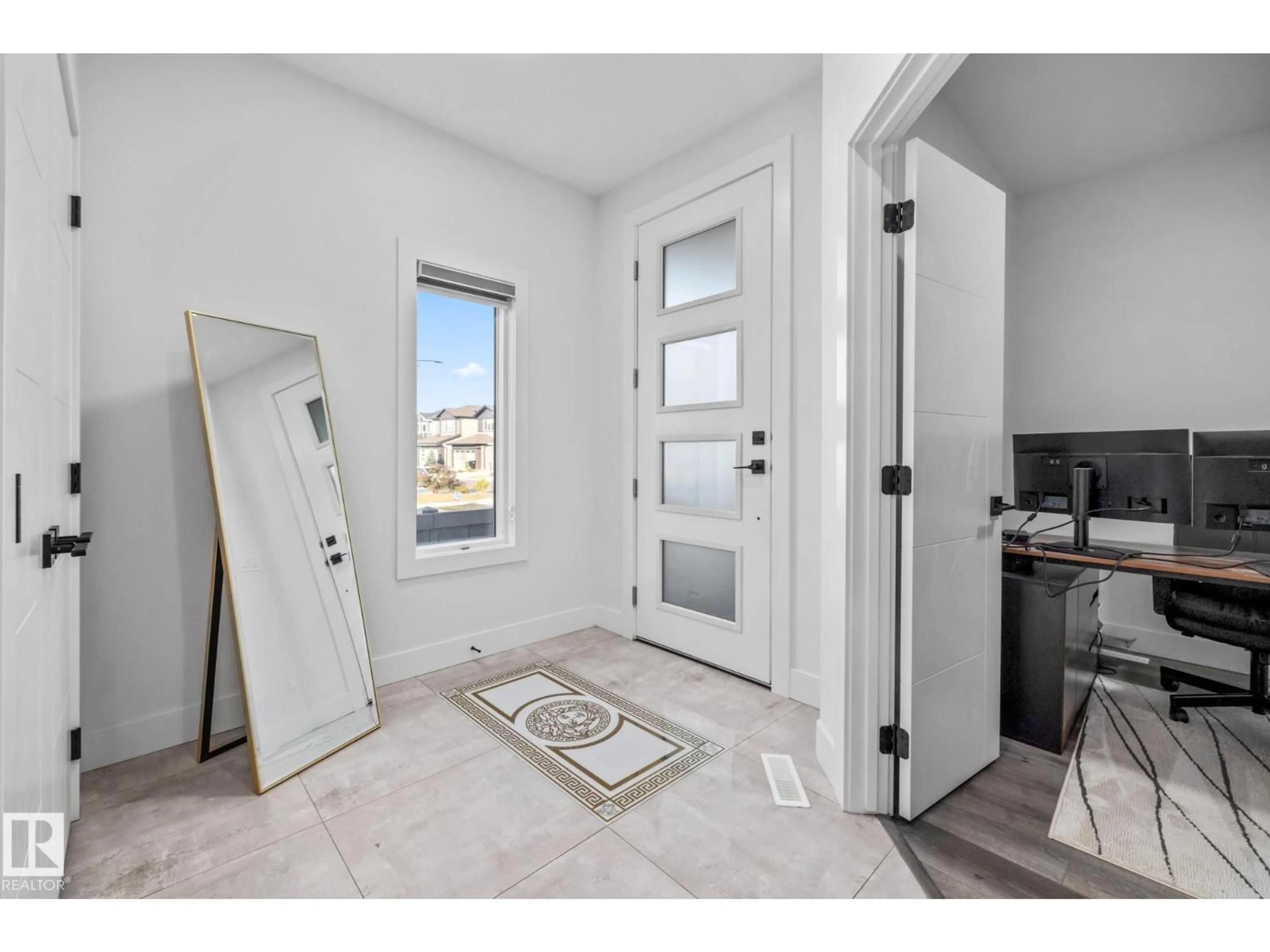 Indoor entryway for 5304 KIMBALL PL, Edmonton Alberta T6W5E6