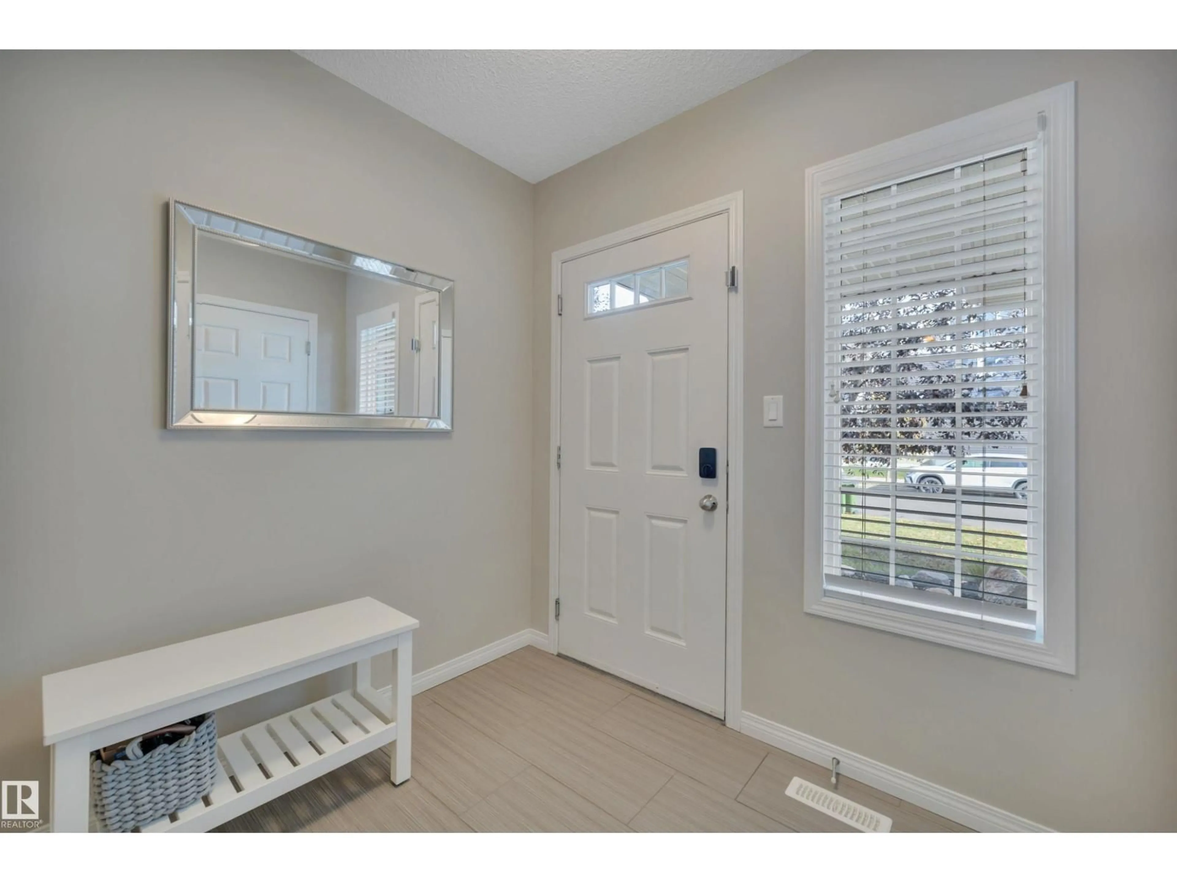 Indoor entryway for 2714 COUGHLAN GREEN, Edmonton Alberta T6W3N8