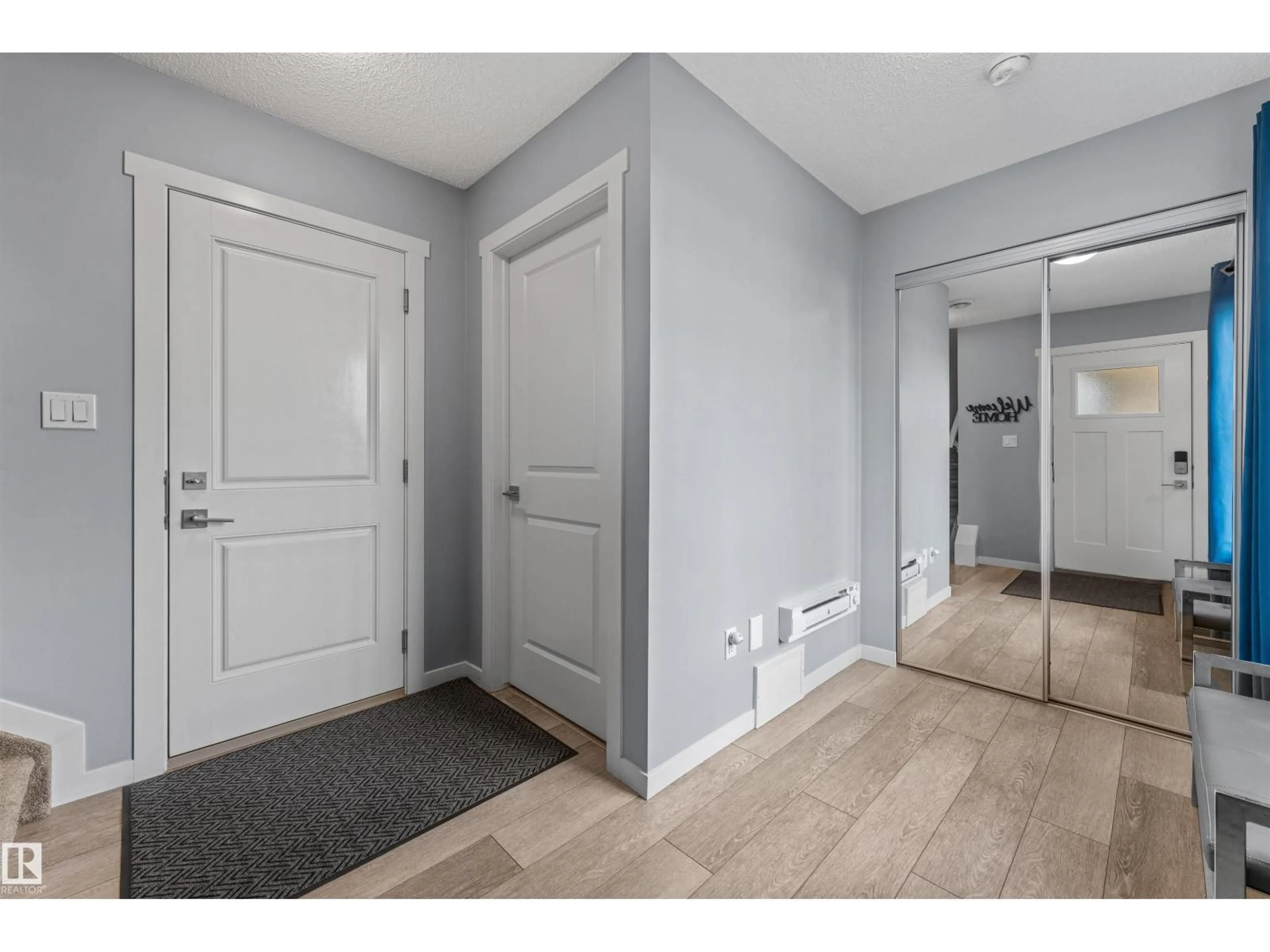 Indoor entryway for #23 - 165 CY BECKER BV, Edmonton Alberta T5Y6M1
