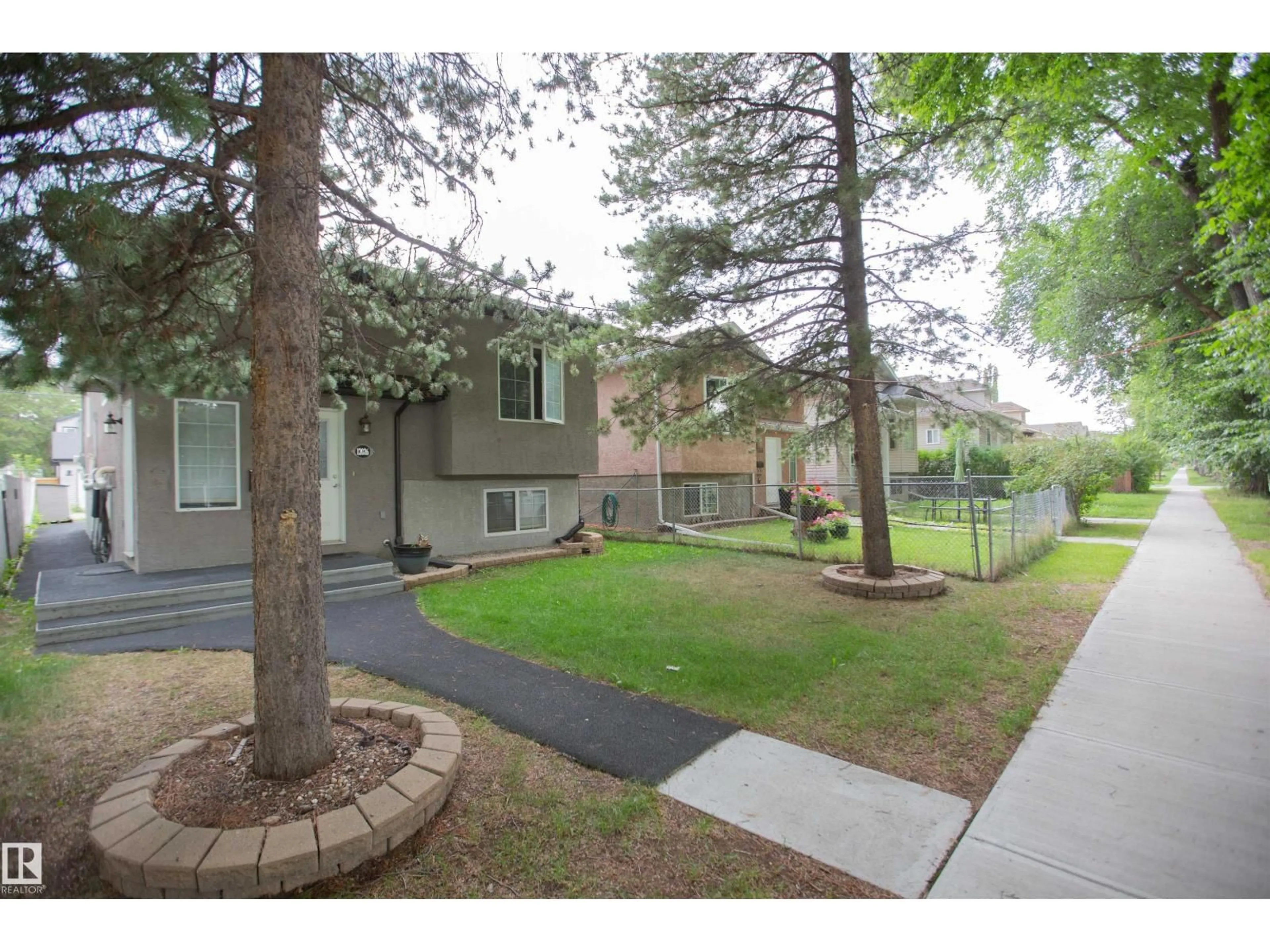 Unknown for NW - 12026 91 ST, Edmonton Alberta T5B4B8