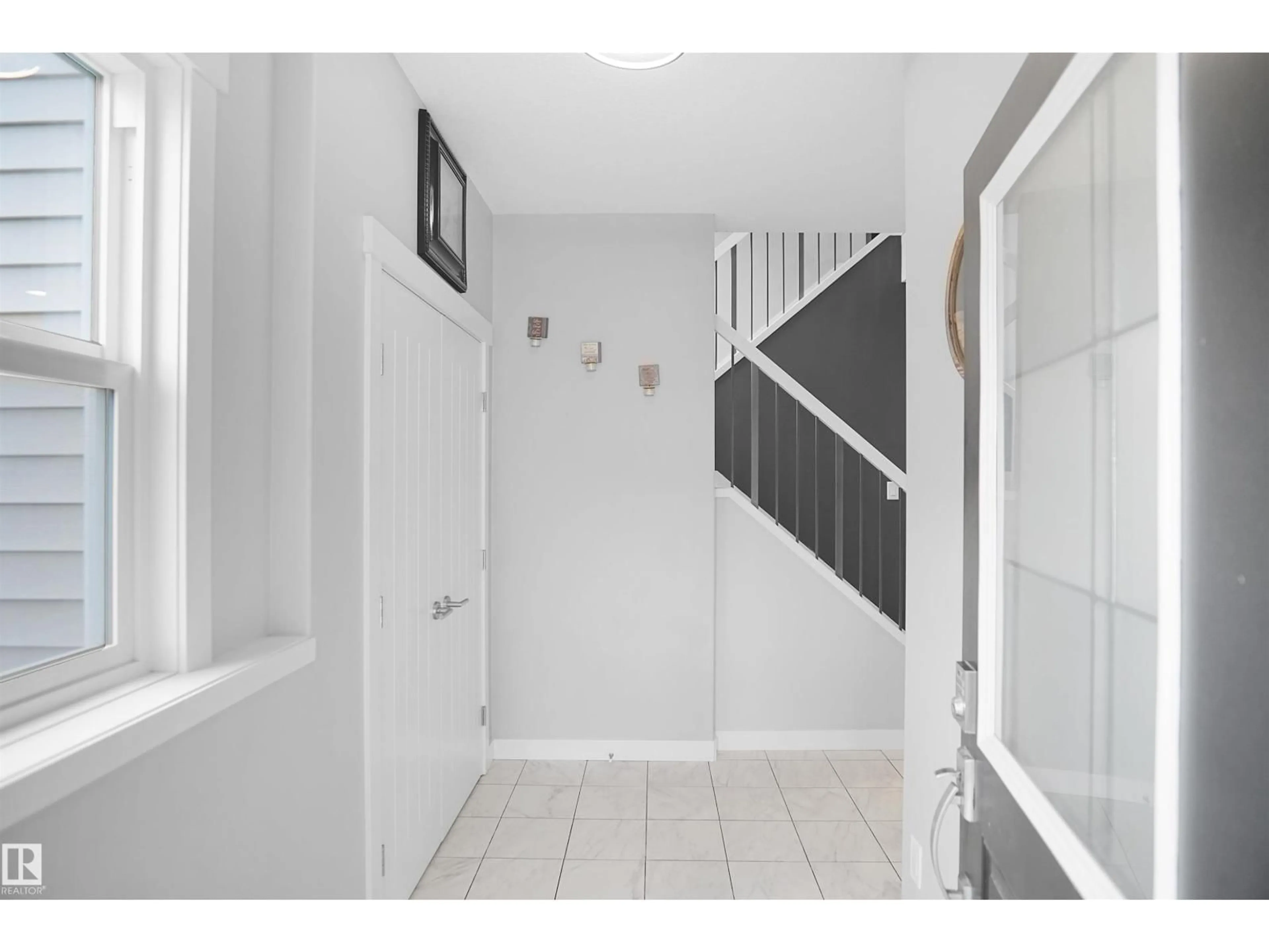 Unknown for 811 35 AV, Edmonton Alberta T6T1A3