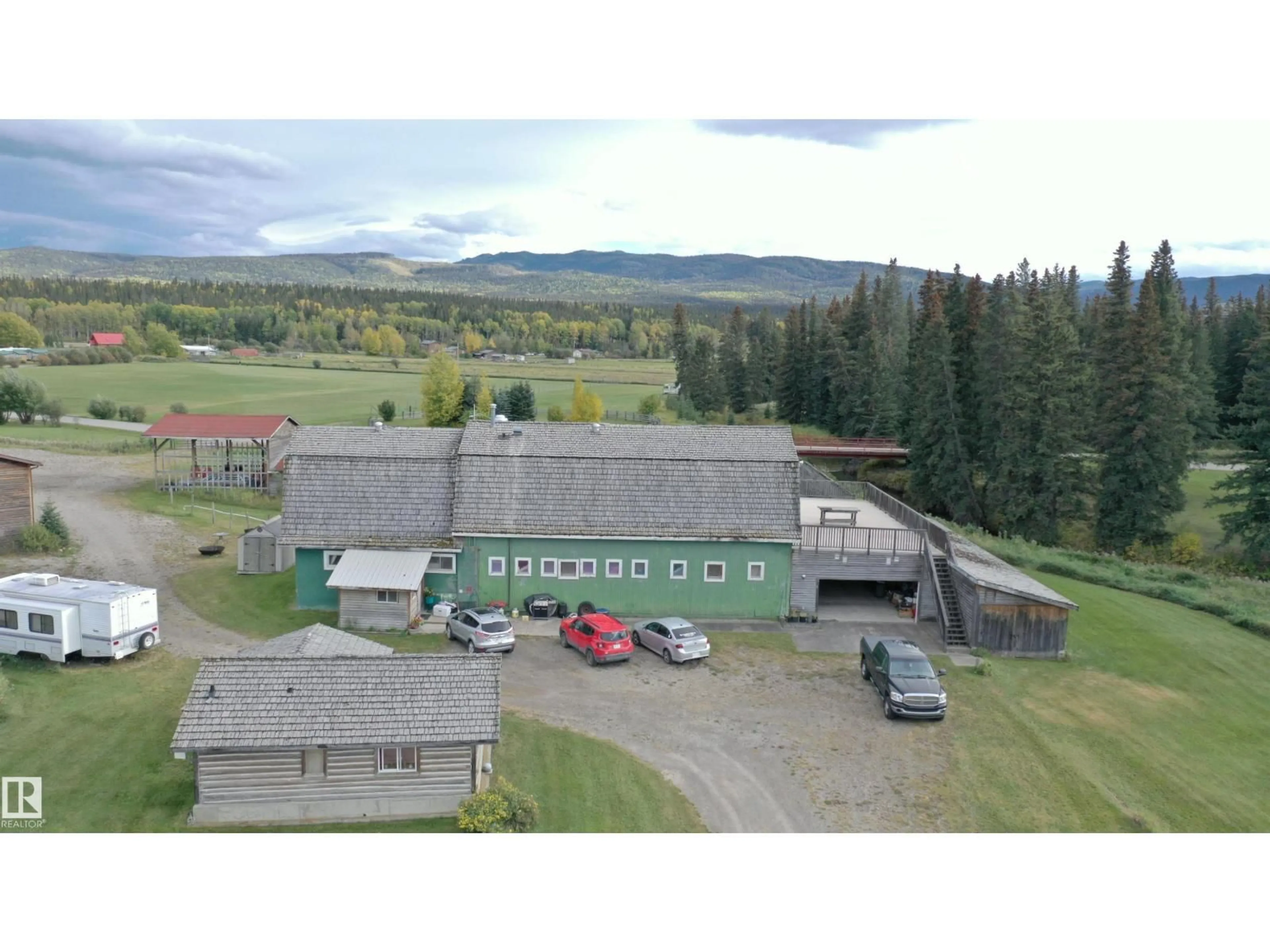 A pic from outside/outdoor area/front of a property/back of a property/a pic from drone, mountain view for NA - 50409B HIGHWAY 16, Rural Yellowhead Alberta T7V1A0