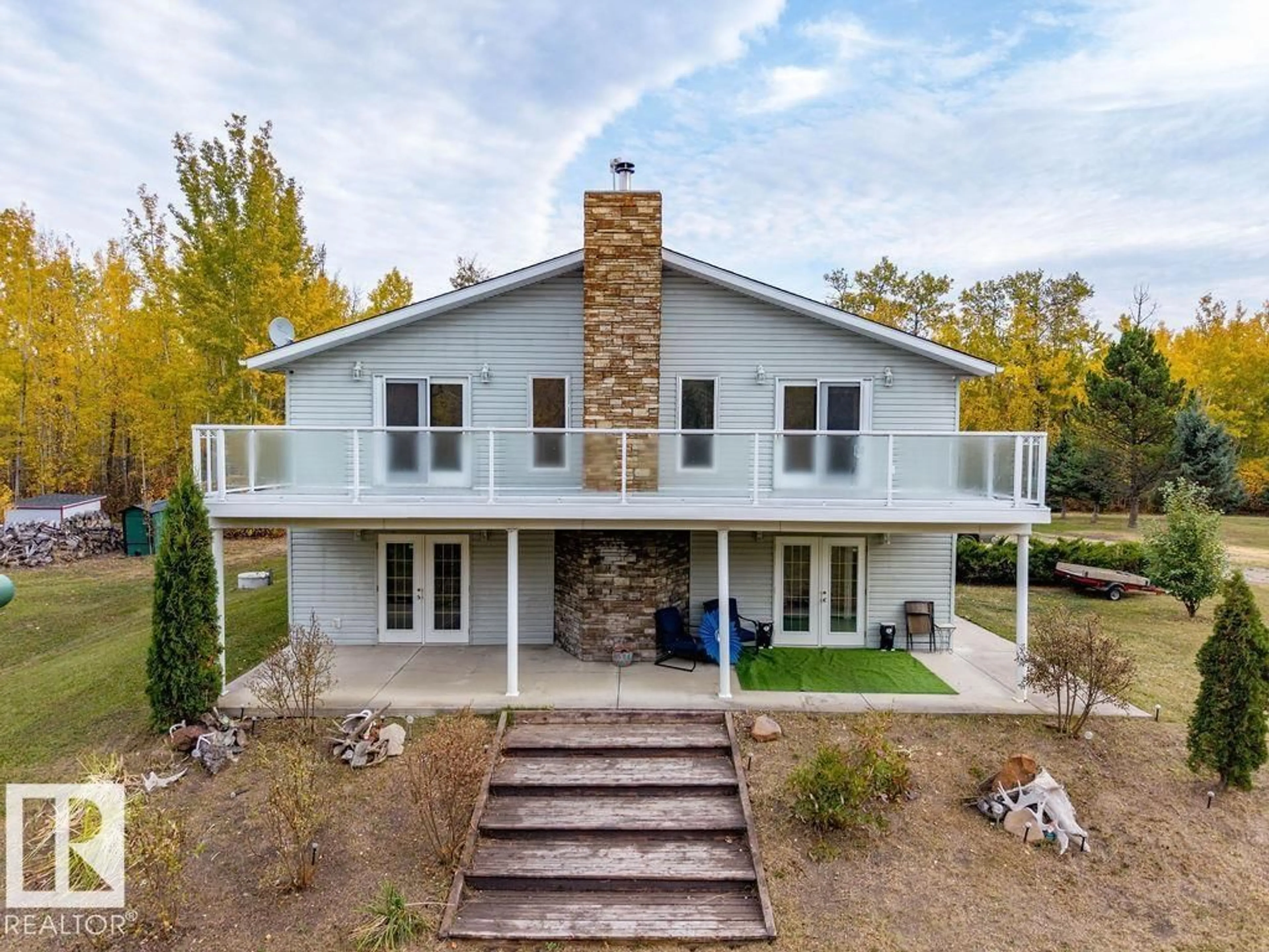 Home with vinyl exterior material, unknown for 54224 HWY 633, Rural Lac Ste. Anne County Alberta T0E0A0
