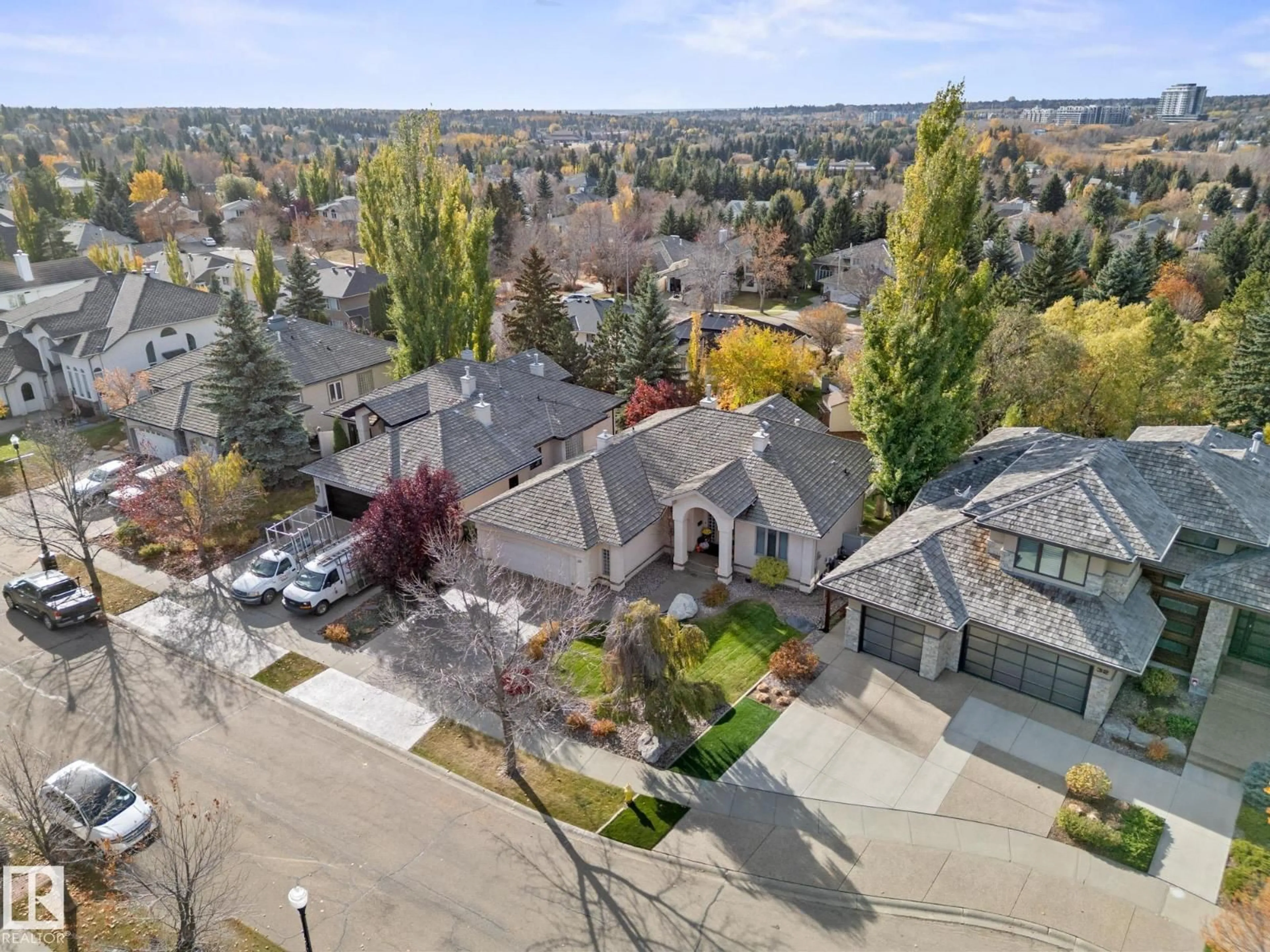 A pic from outside/outdoor area/front of a property/back of a property/a pic from drone, street for 30 KINGSBURY CR, St. Albert Alberta T8N6W6