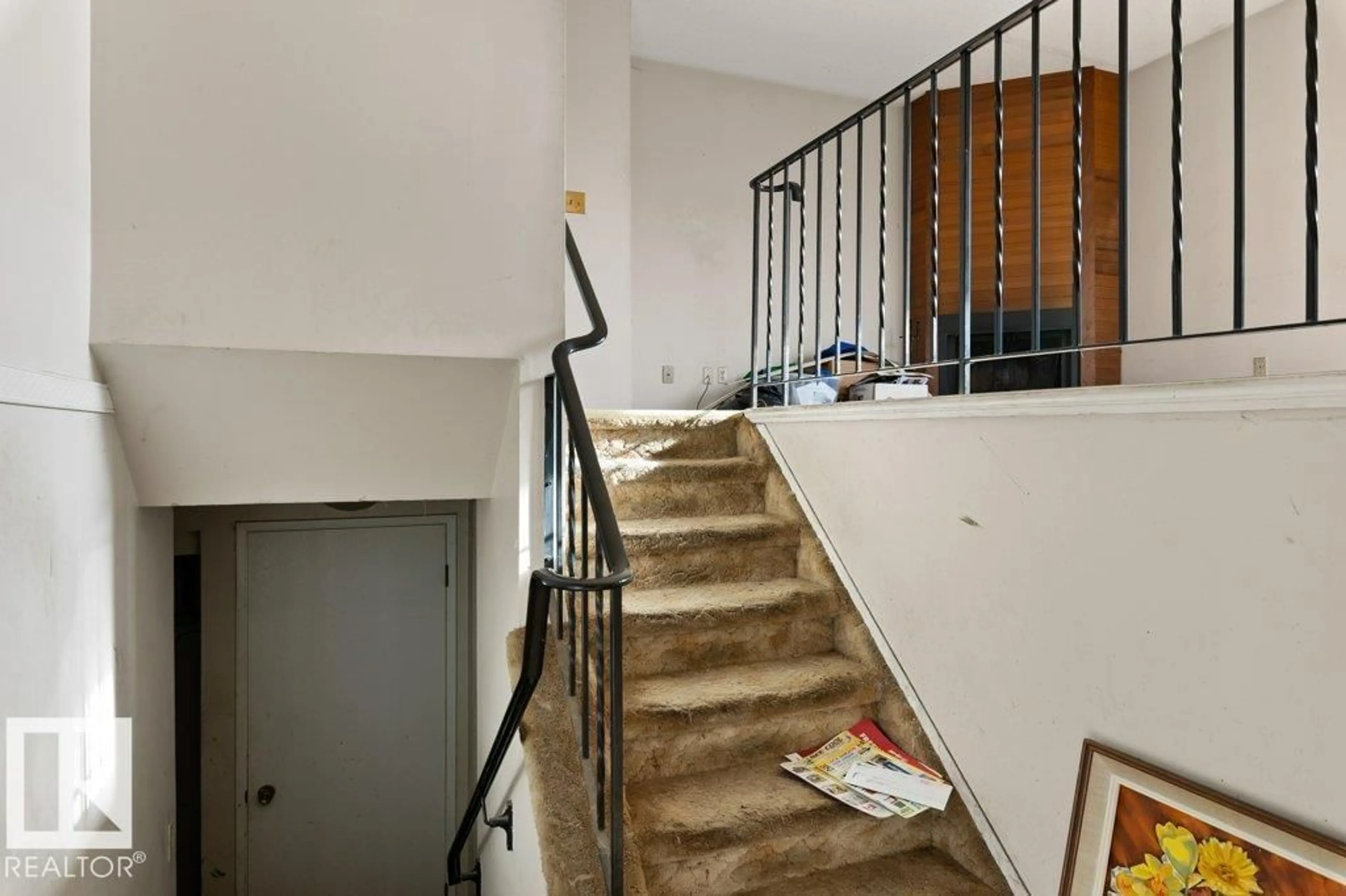 Stairs for NW - 2618 151 AV, Edmonton Alberta T5Y1Z3